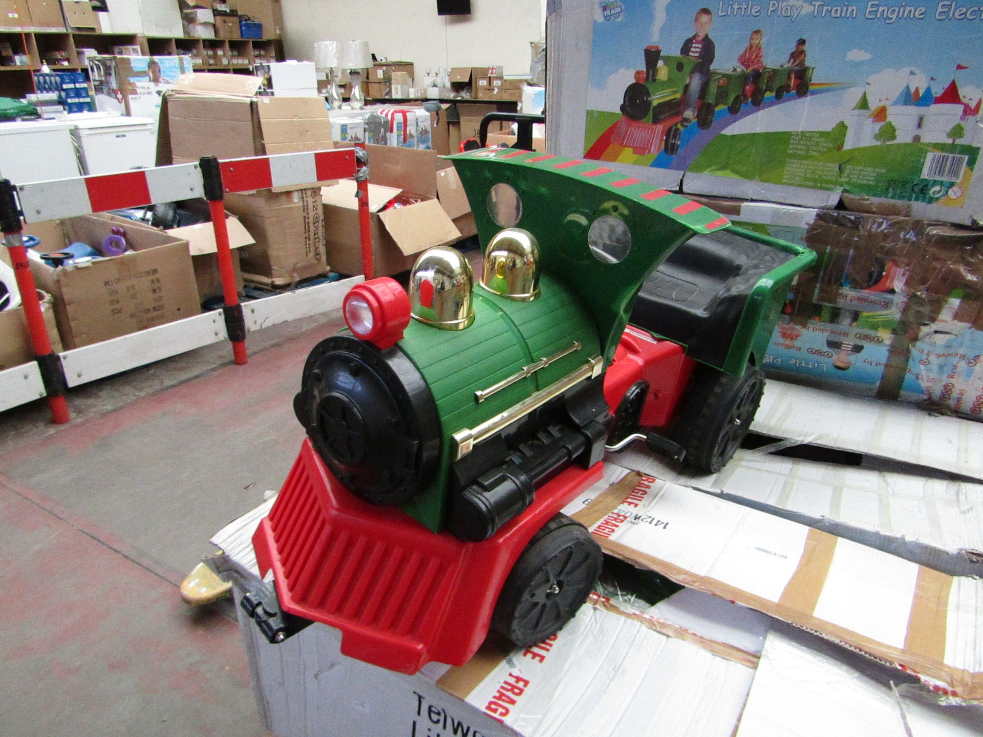 Ride on peddle little play steam engine.Boxed & Untested.Please Read Lot 0