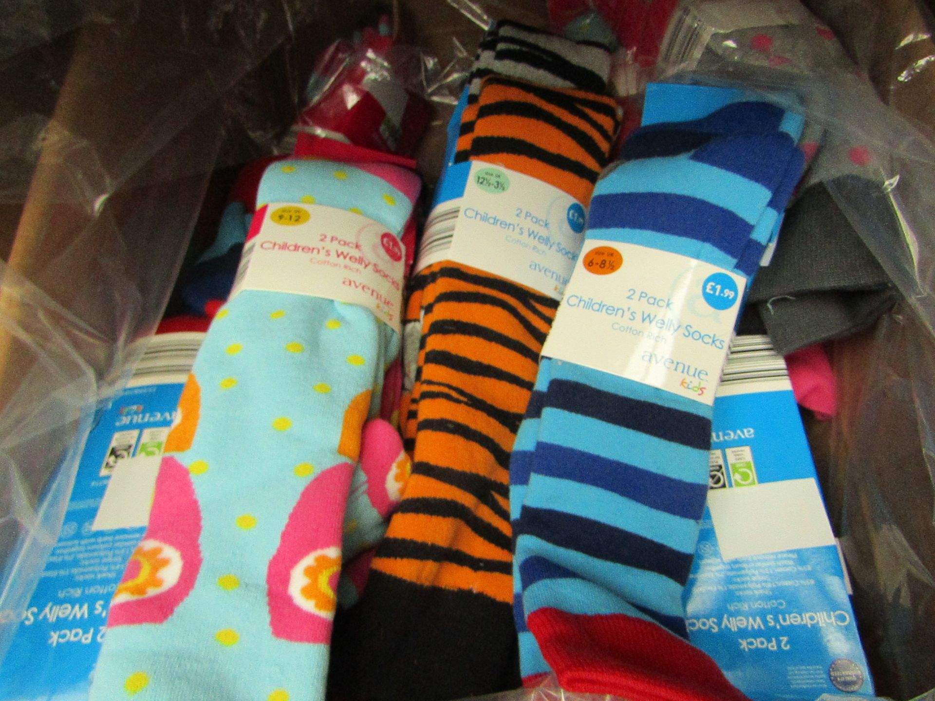4 x Packs of 2 Avenue Kids various welly socks, size 9-12 all new and packaged.