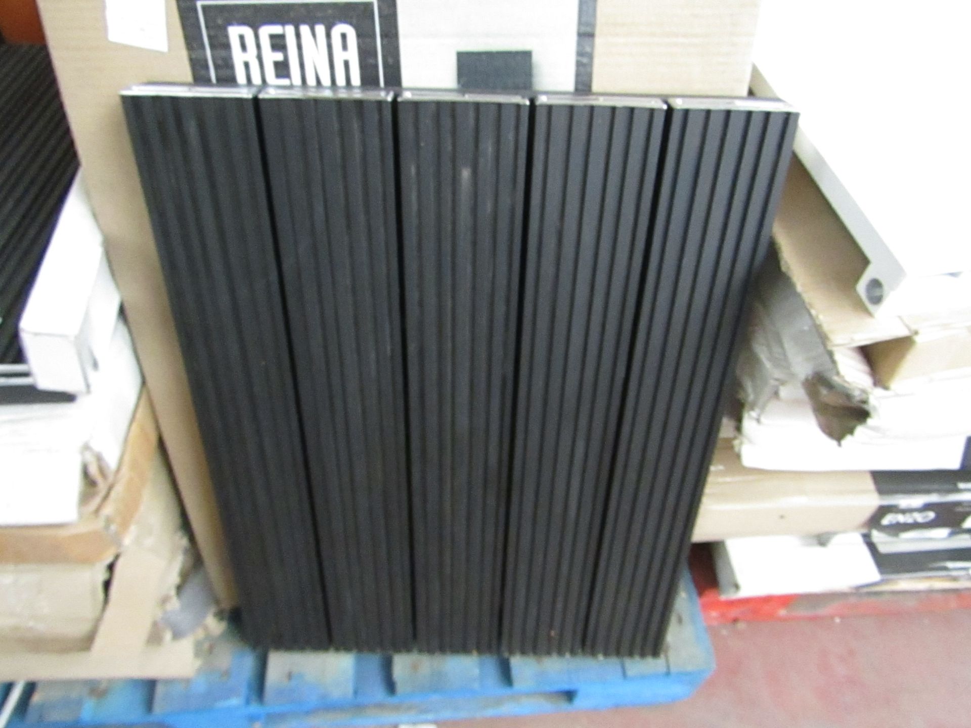 Reina, Aluminium Radiator, 470mm x 600mm - Black, new and Boxed