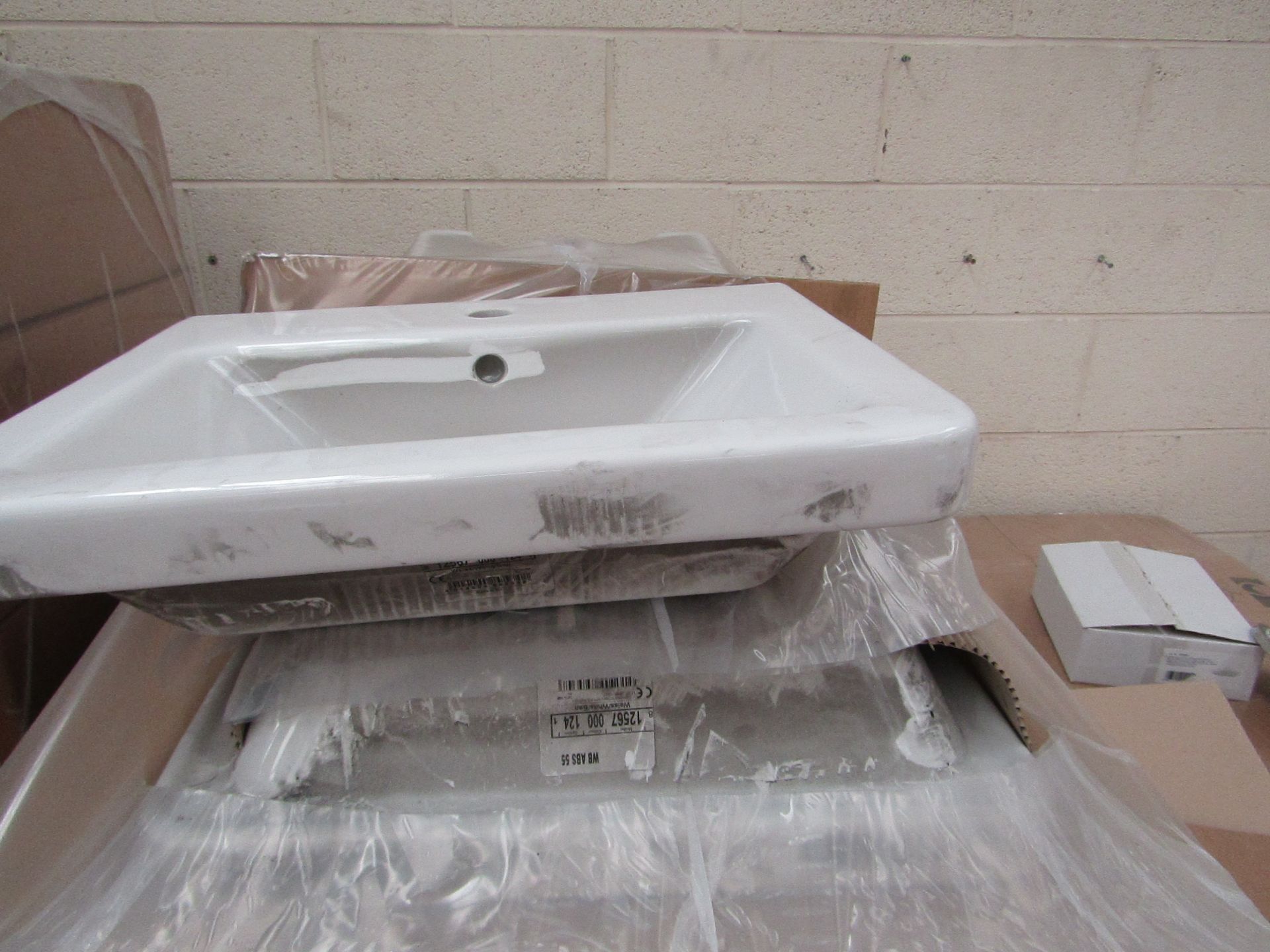 Victoria Plum Verso 550mm sink, new and Boxed