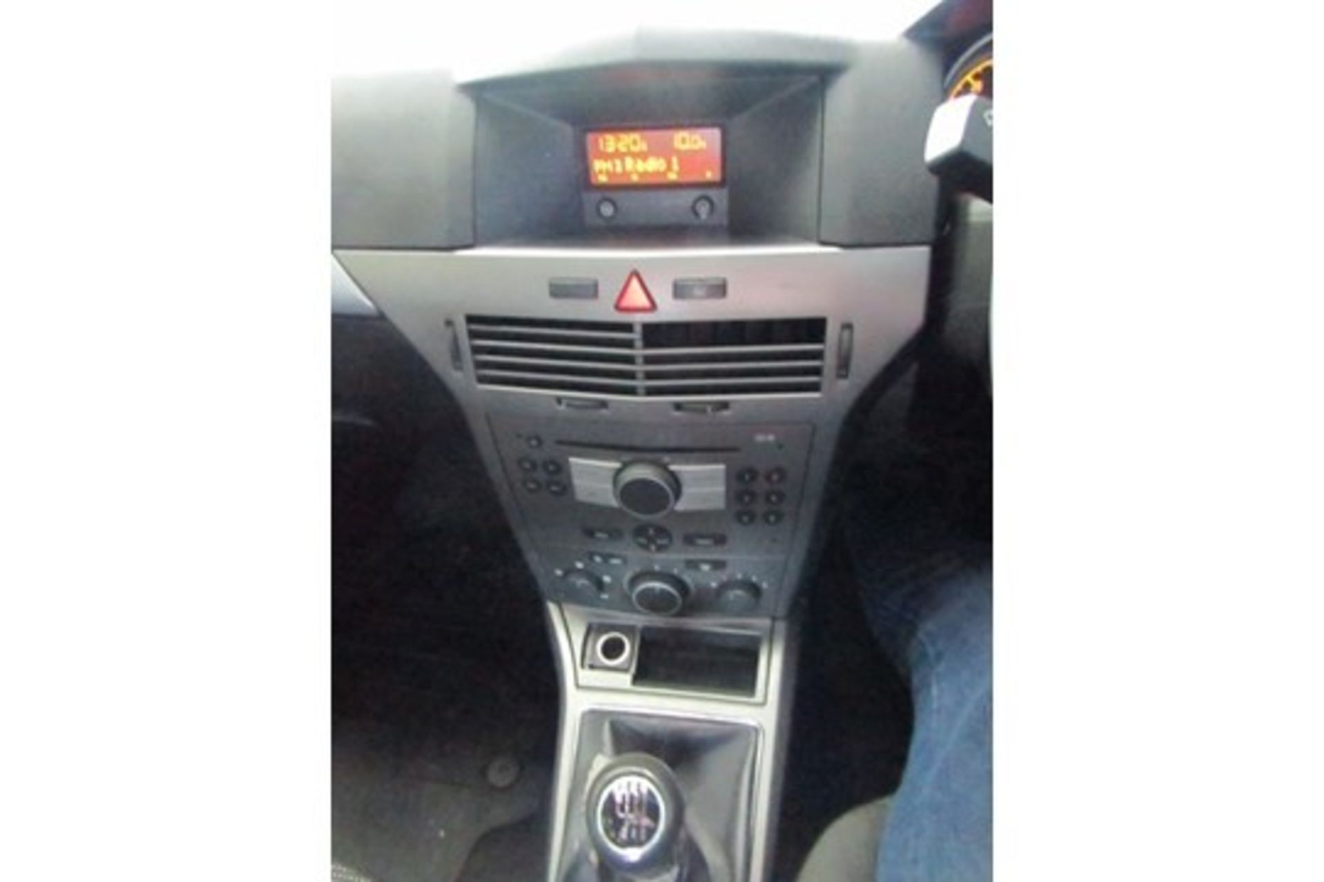 55 plate Vauxhall Astra Club 1.3 CDTI estate, 104,024 miles (unchecked), MOT Until 04/09/2019, V5 - Image 7 of 11