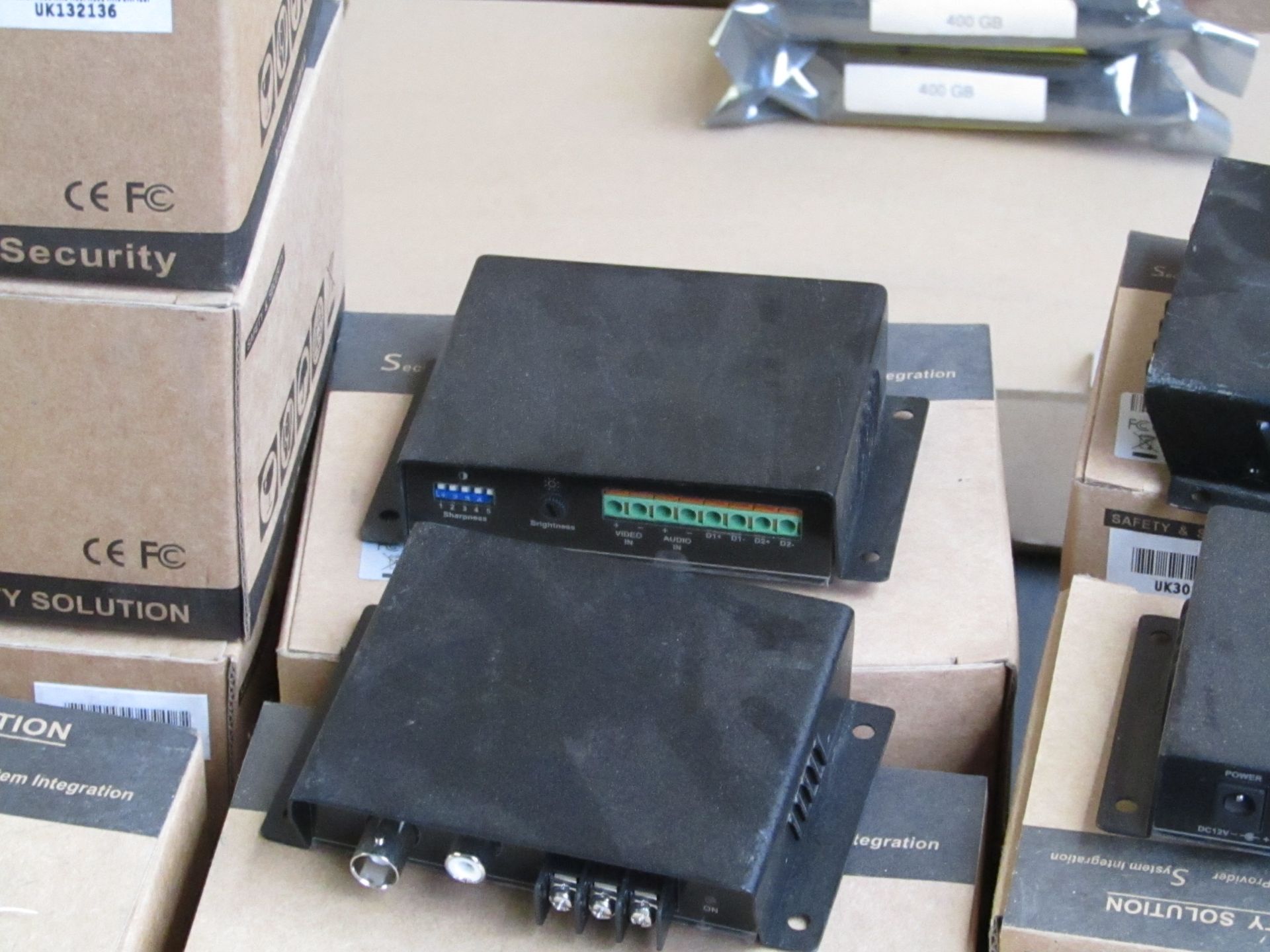 15-W102 2400m Twisted pair transmitter + receiver, tested working and boxed. Allows long range