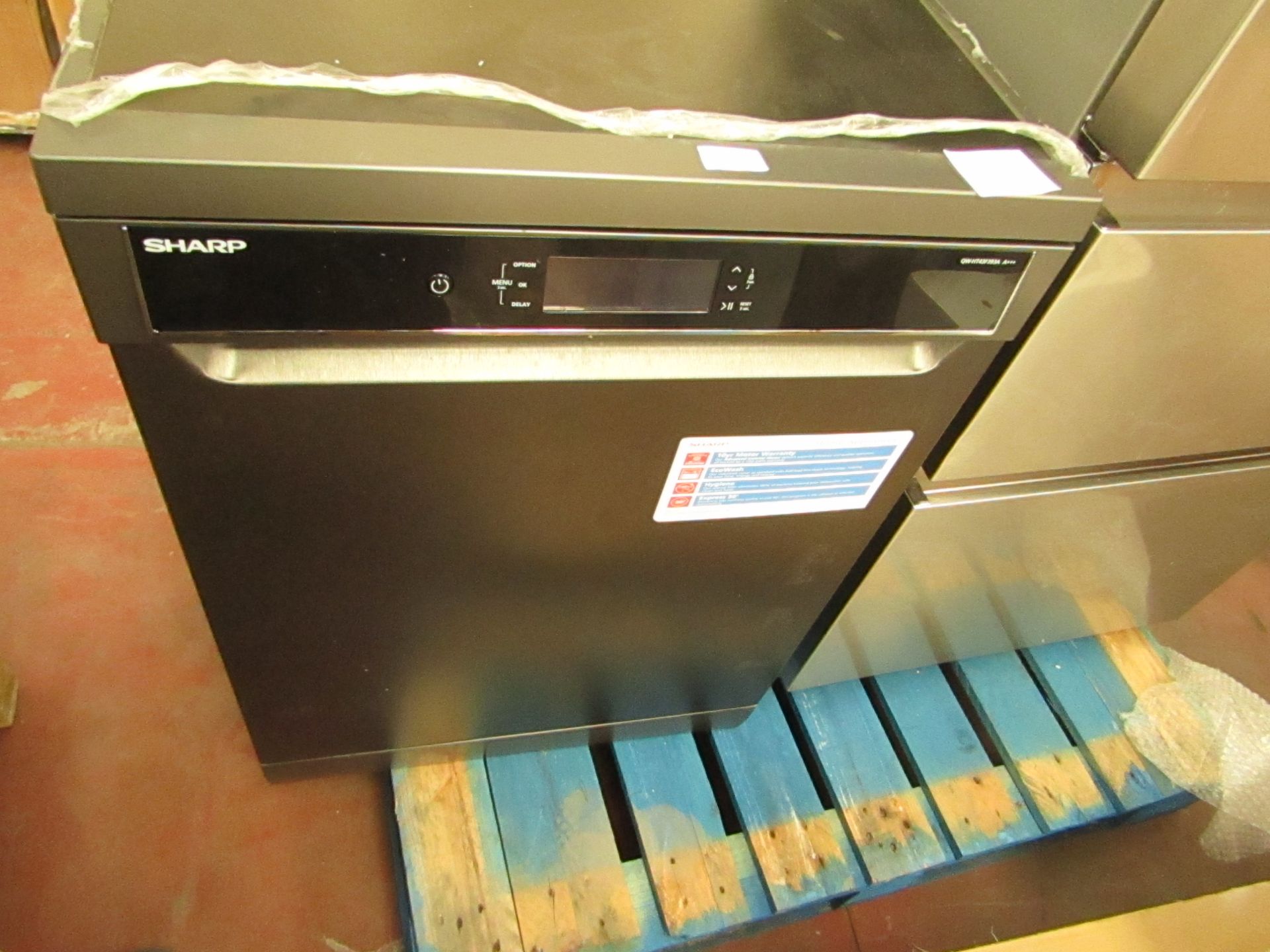Sharp QW-HT43F393A dish washer, powers on
