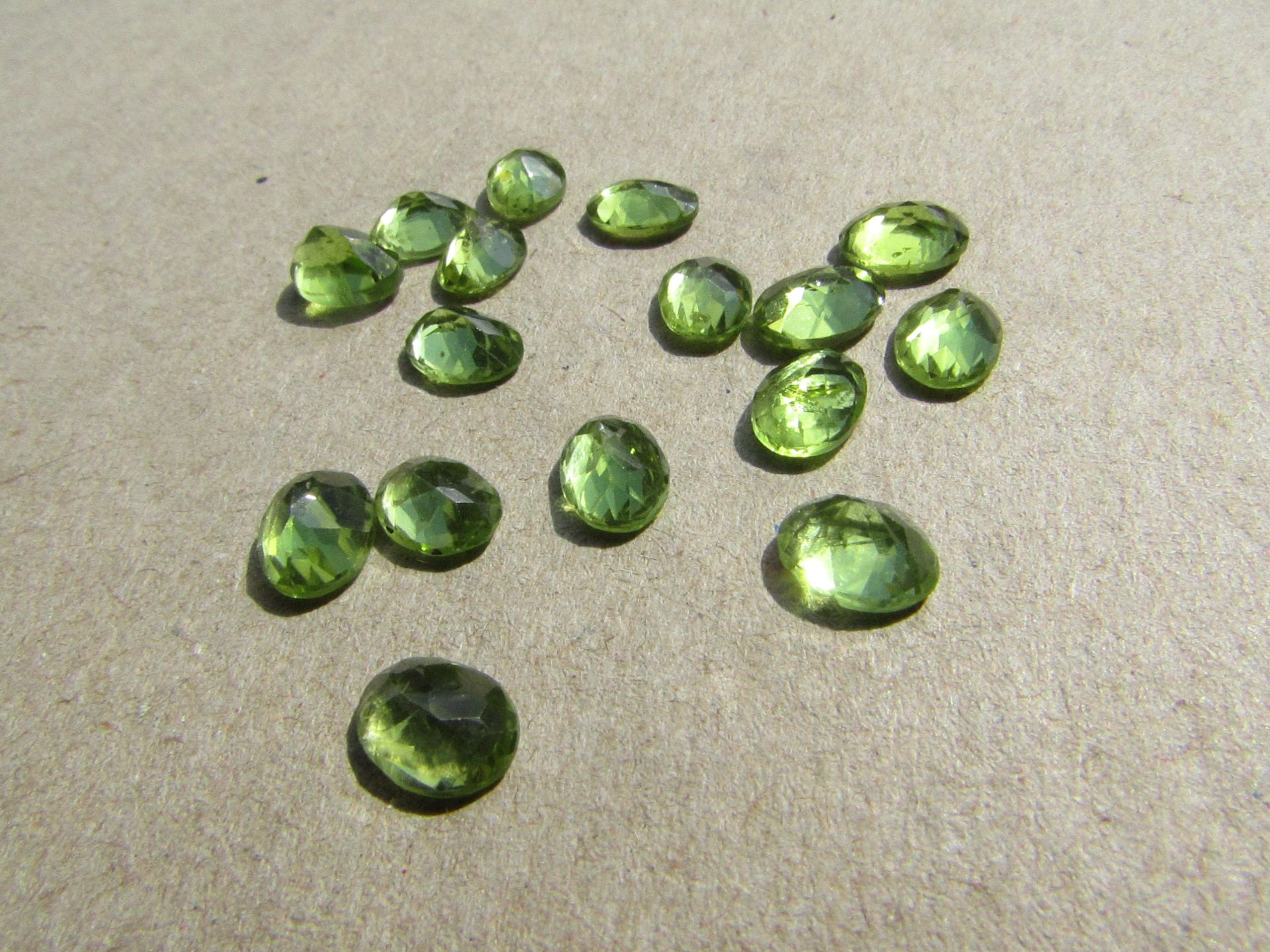 Peridot 18.00 carat 16 pieces Natural Peridot Gemstones. A fantastic collection for making many