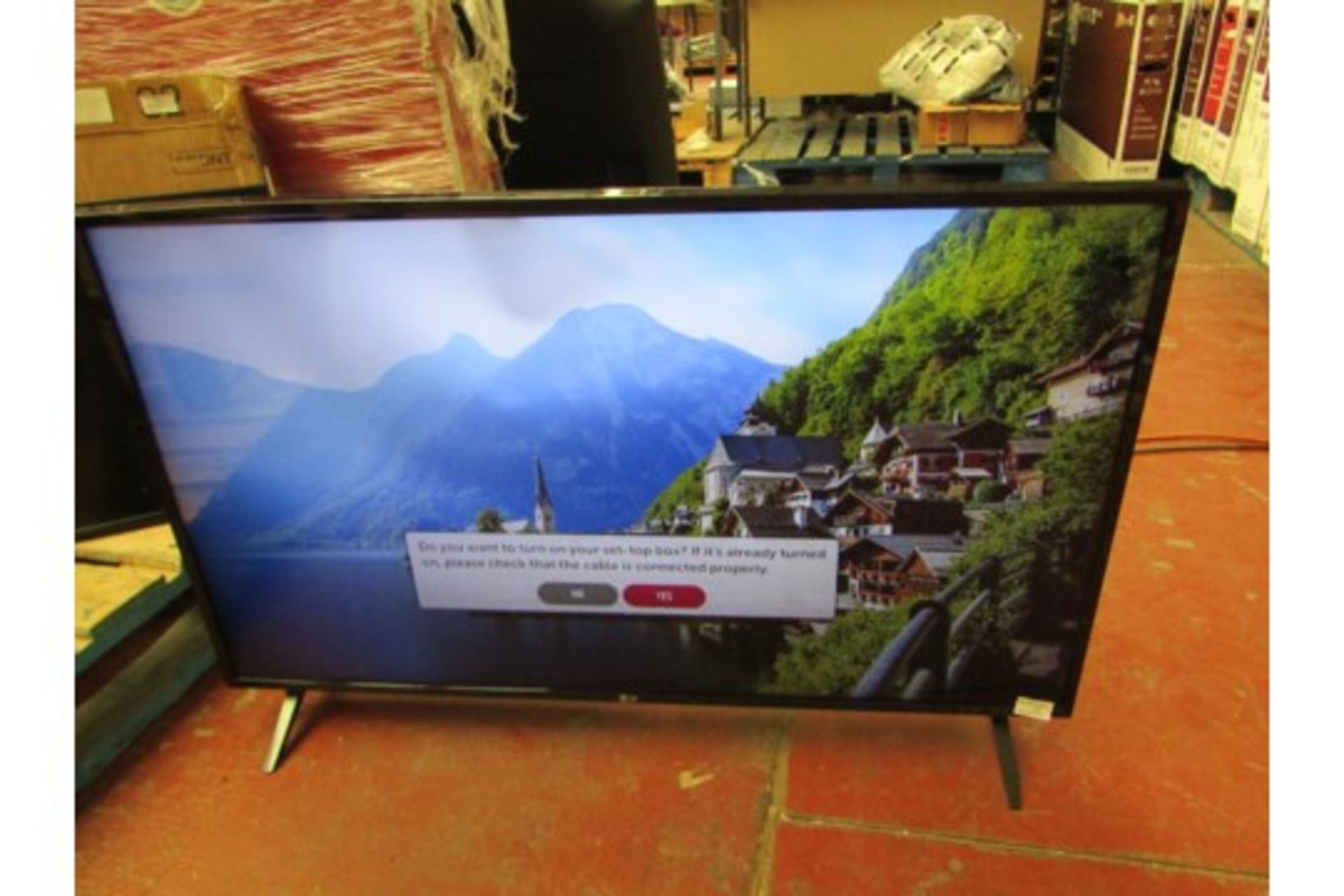 LG 43UK6300PLB - 43" LED Smart TV - 4K UltraHD, tested working and boxed. RRP £299.99