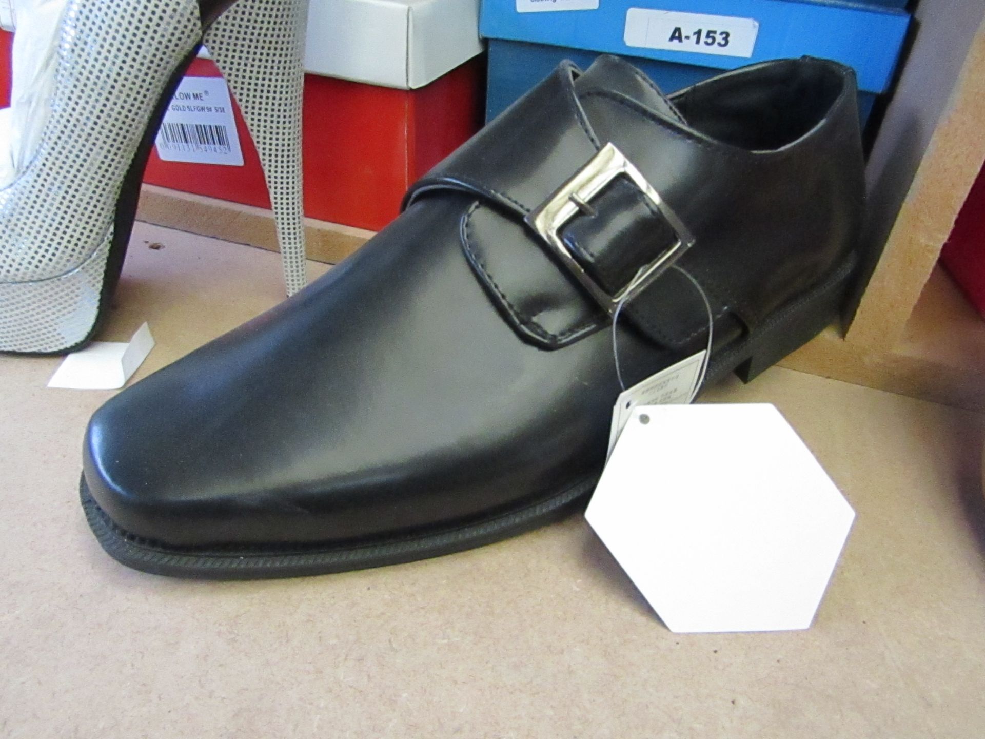 Dream Walk Black shoes with Buckle, new and boxed, size 6.