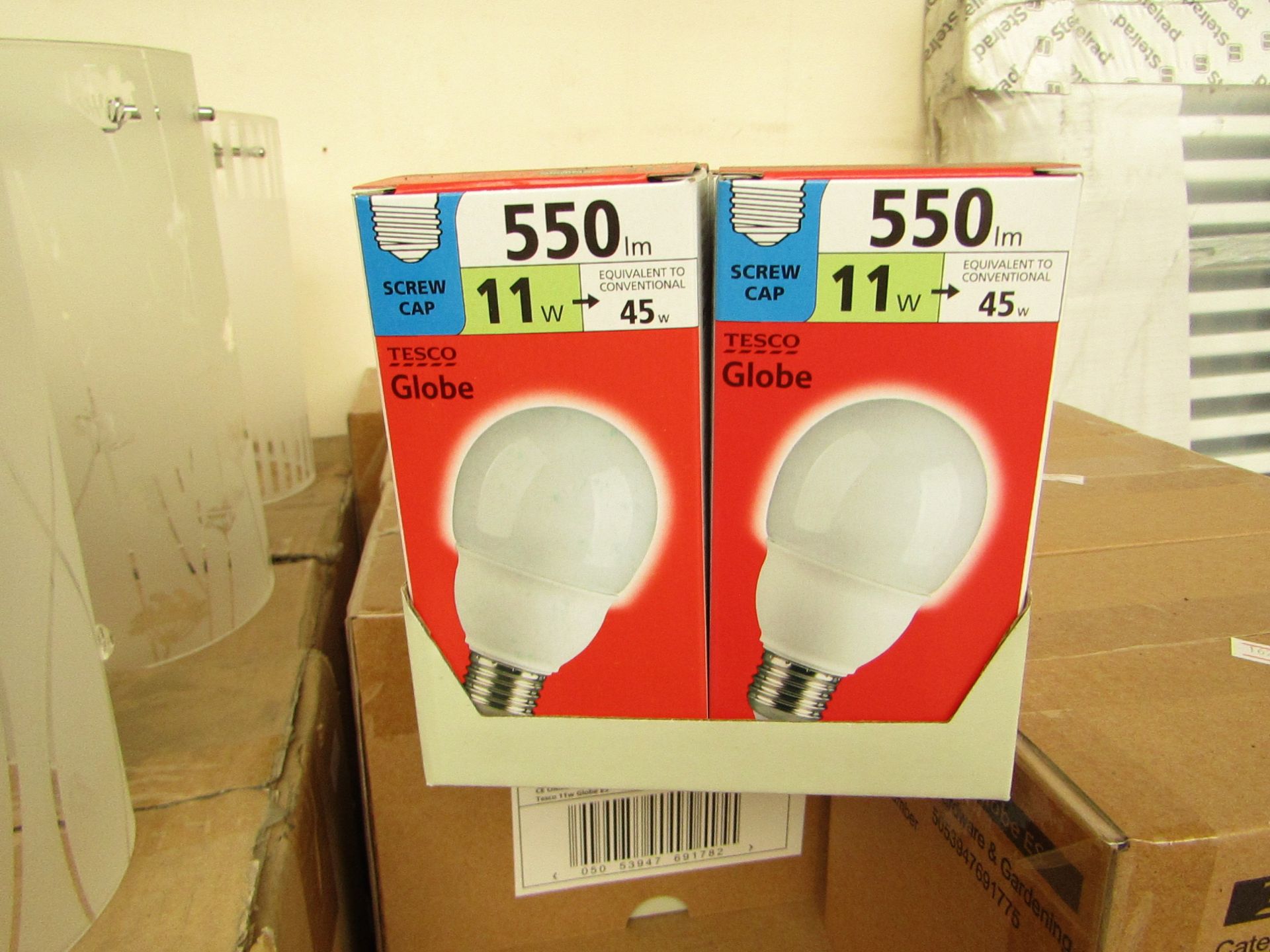 24 x Tesco 11w globe ES Bulbs with Screw Caps.Boxed