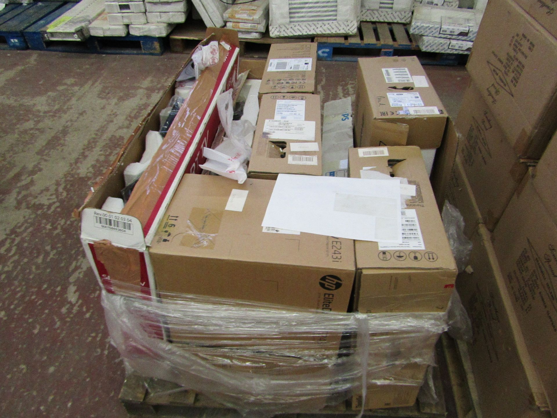 Pallet of 8 smashed screen TV's/Monitors, includes a Ilyama Pro Lite, LG 43" and 32" TV and a HP