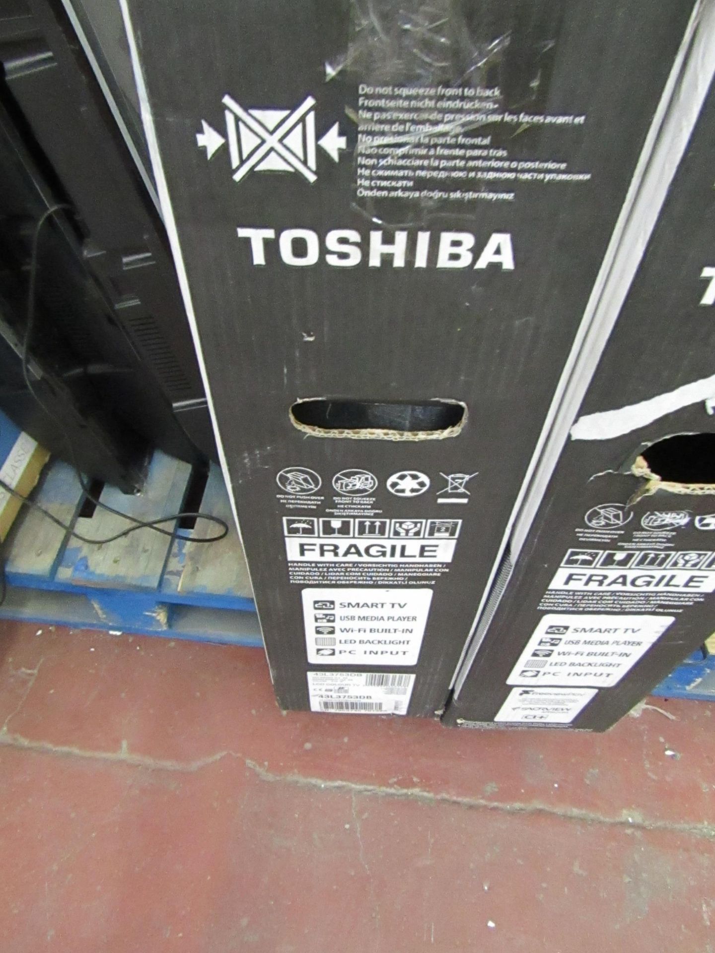 Toshiba 43" smashed screen TV, boxed, please read lot 0