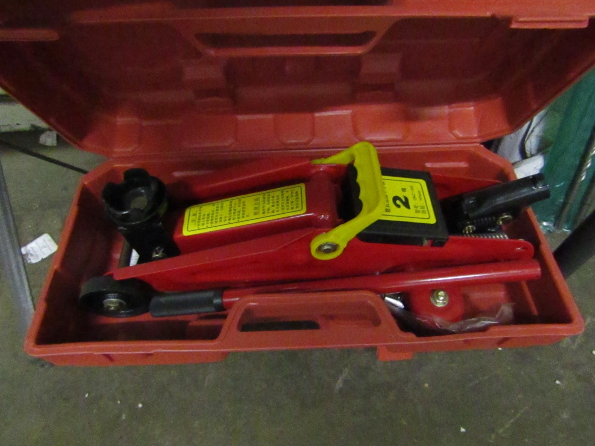 2 Tonne hydraulic floorjack, new in carry case.