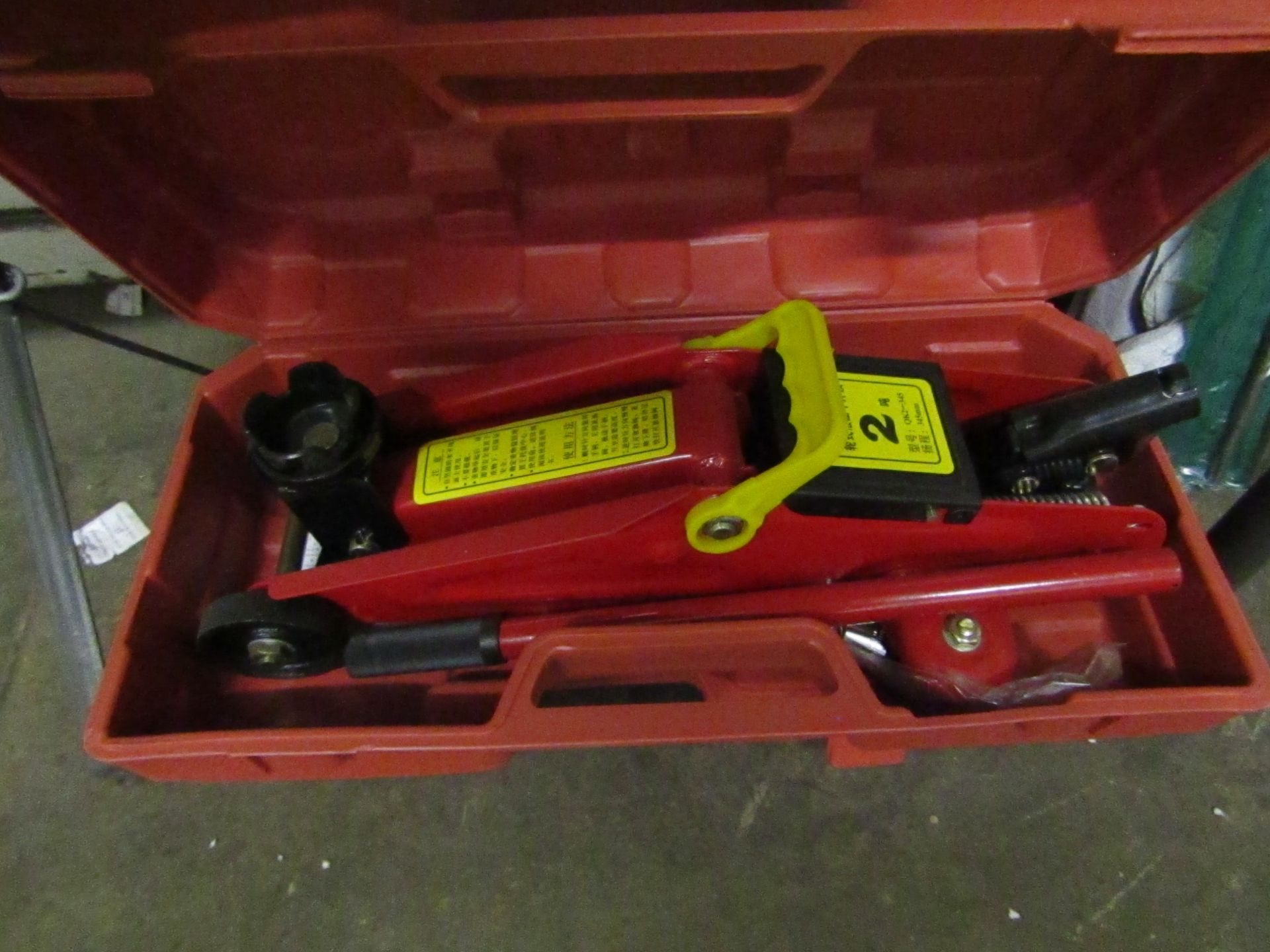 2 Tonne hydraulic floorjack, new in carry case.