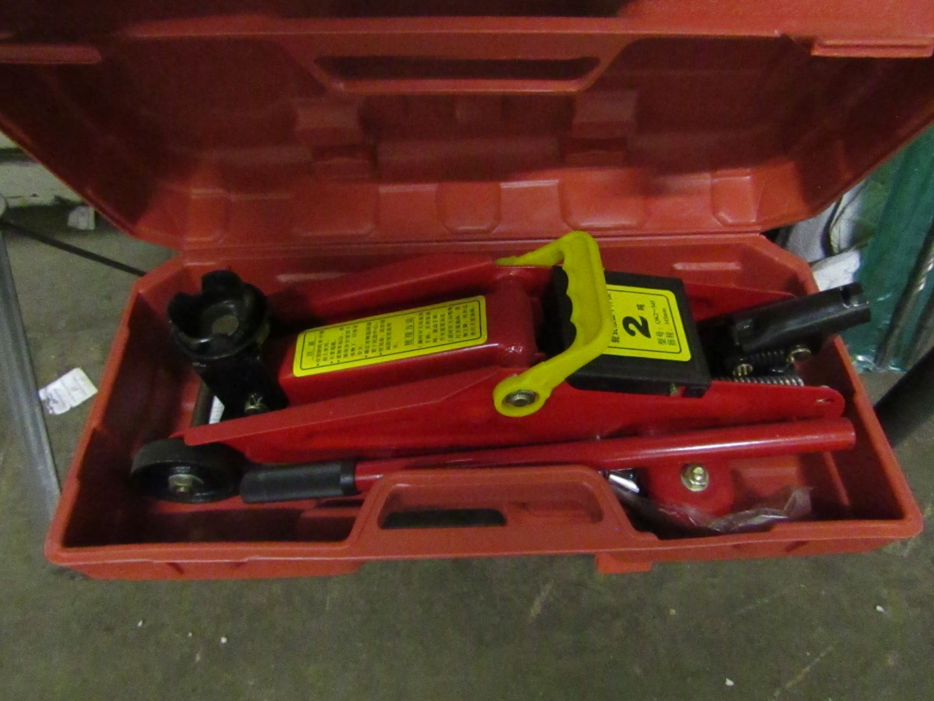 2 Tonne hydraulic floorjack, new in carry case.