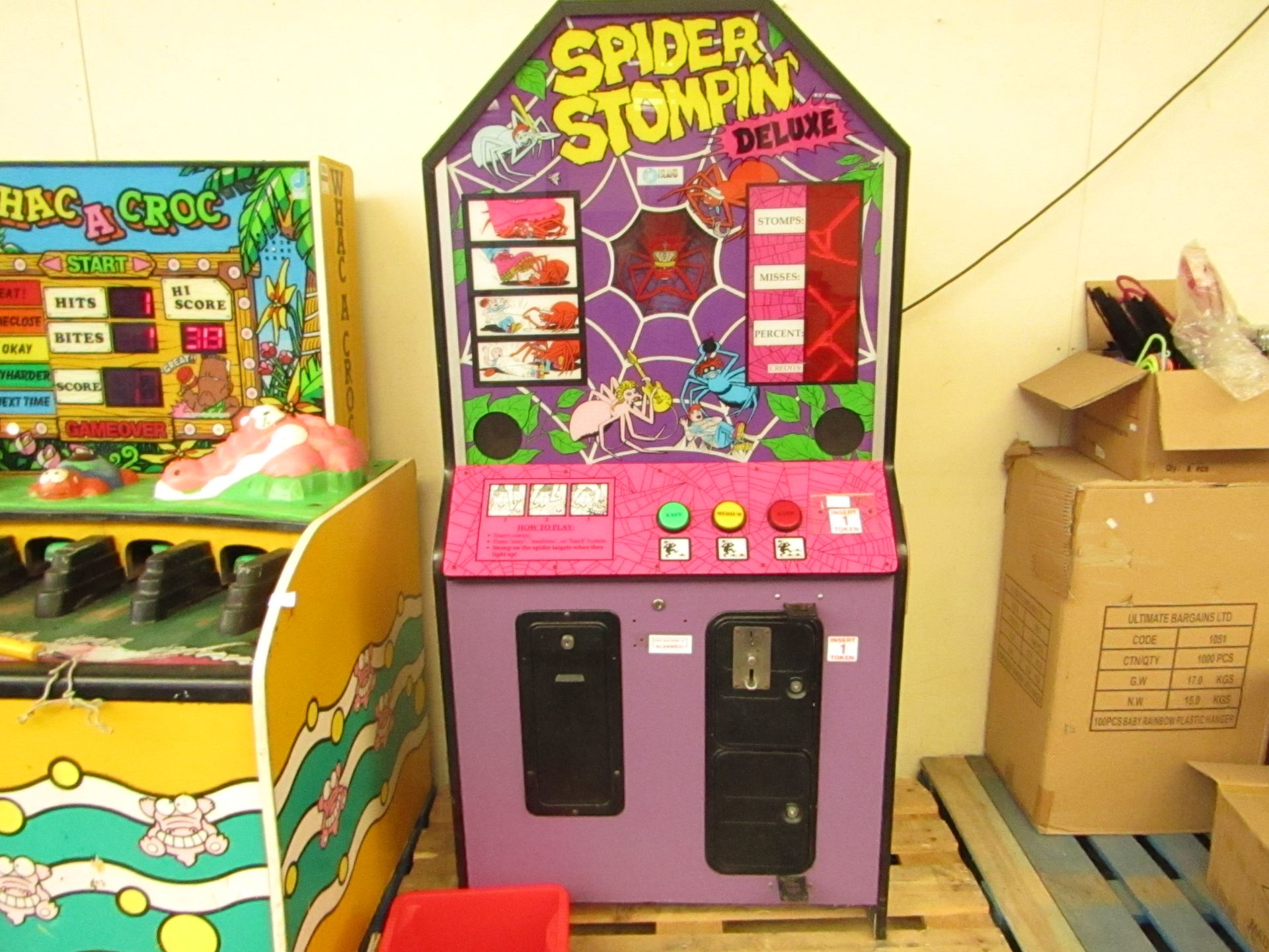 Spider Stompin Machine.Powers on but Pad is missing.