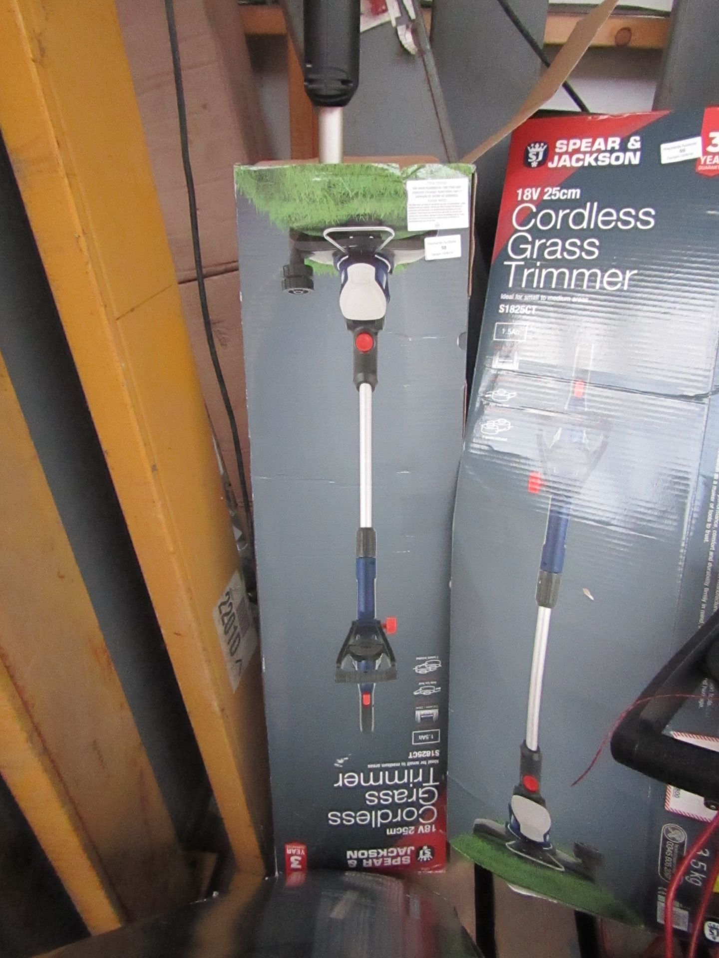 Spear and Jackson 18v Cordless grass strimmer, tested working with battery and Charger, boxed, RRP