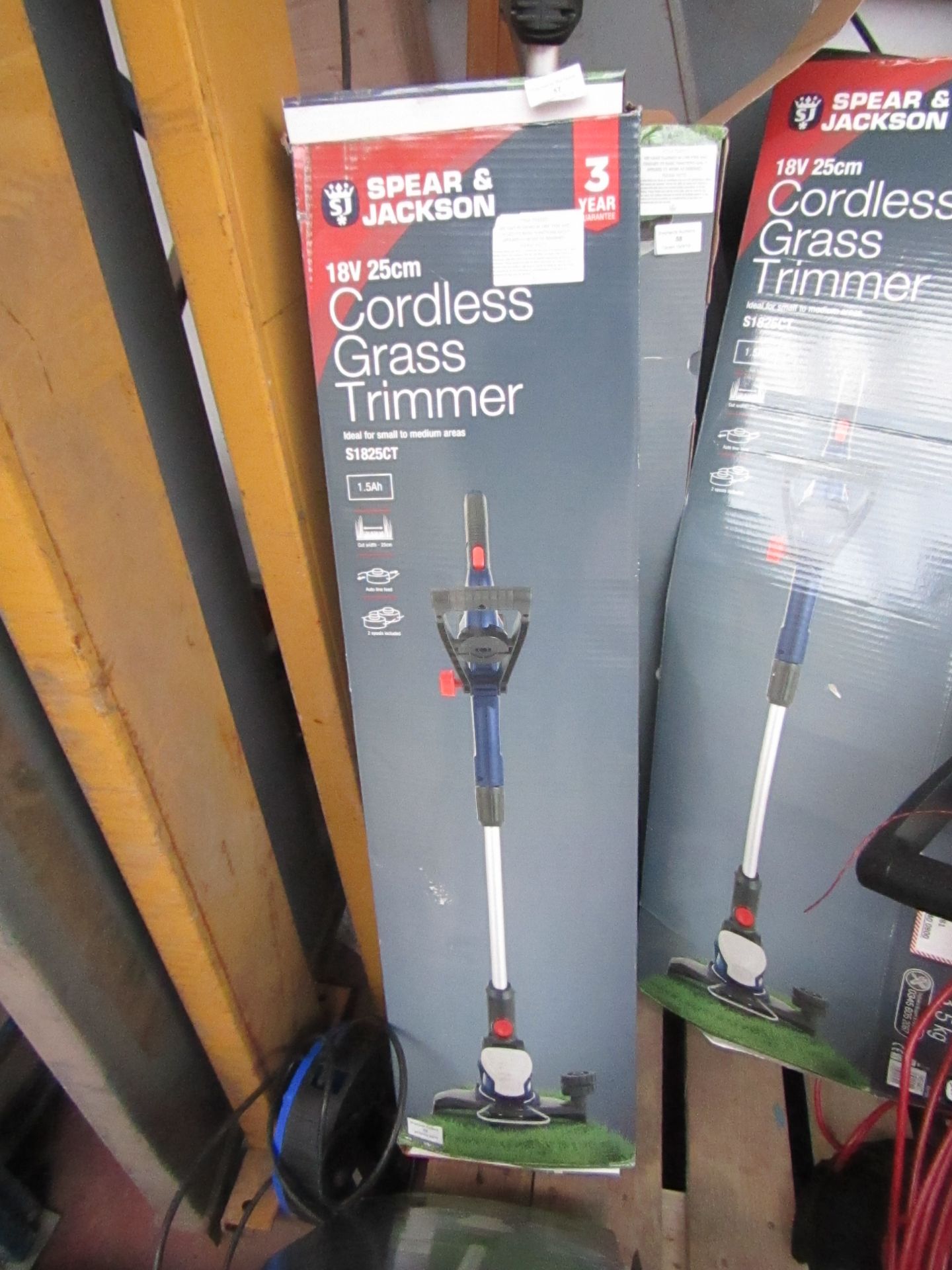 Spear and Jackson 18v Cordless grass strimmer, tested working with battery and Charger, boxed, RRP