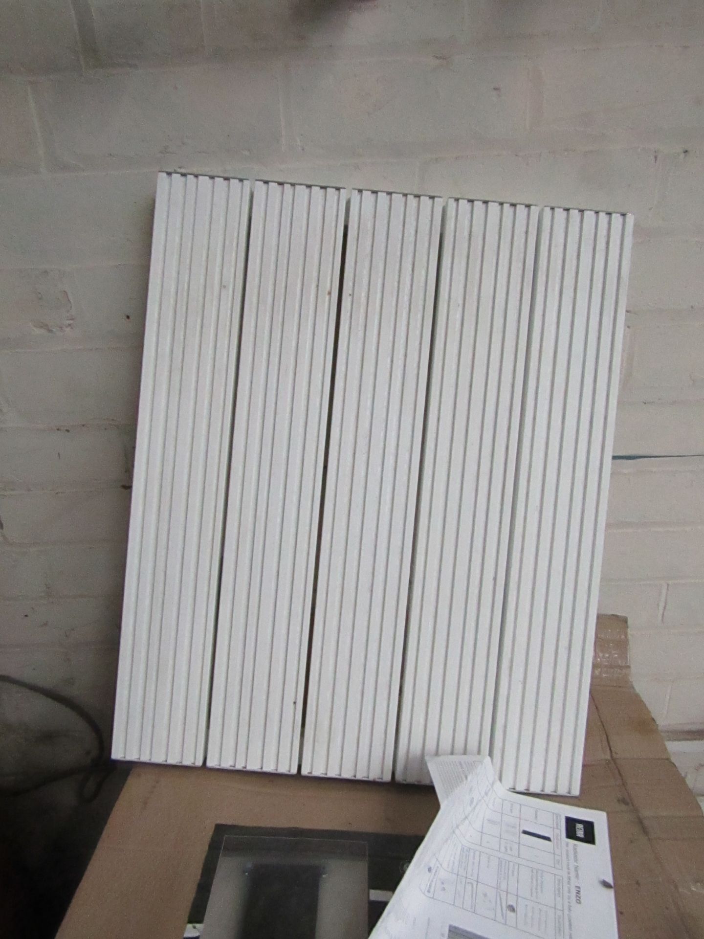 Reina, Aluminium Radiator, 470mm x 600mm - White, new and Boxed