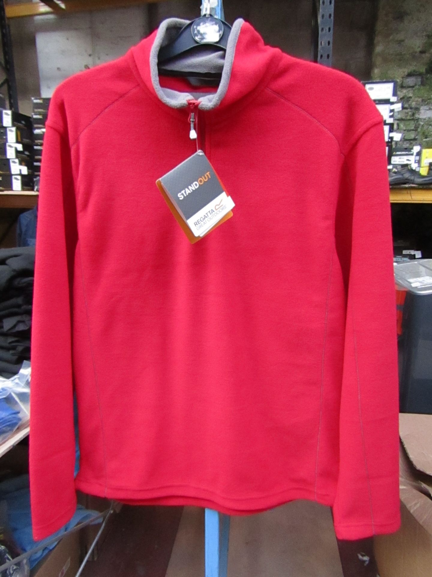 Men's Regatta Professional Fleece Red / Smoke. Size M. new in Packaging