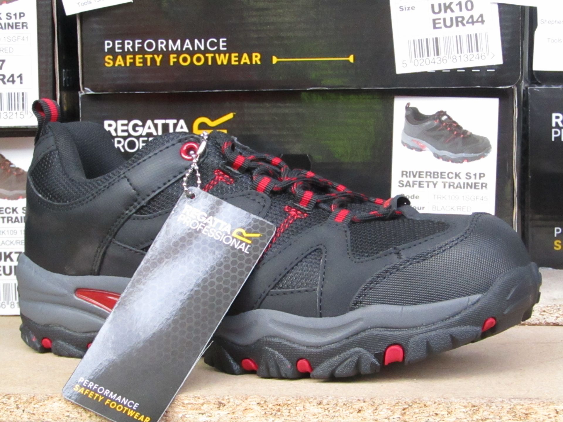 Regatta Professional Riverbeck S1P Safety Trainer. Size 10, EUR 44. New and boxed