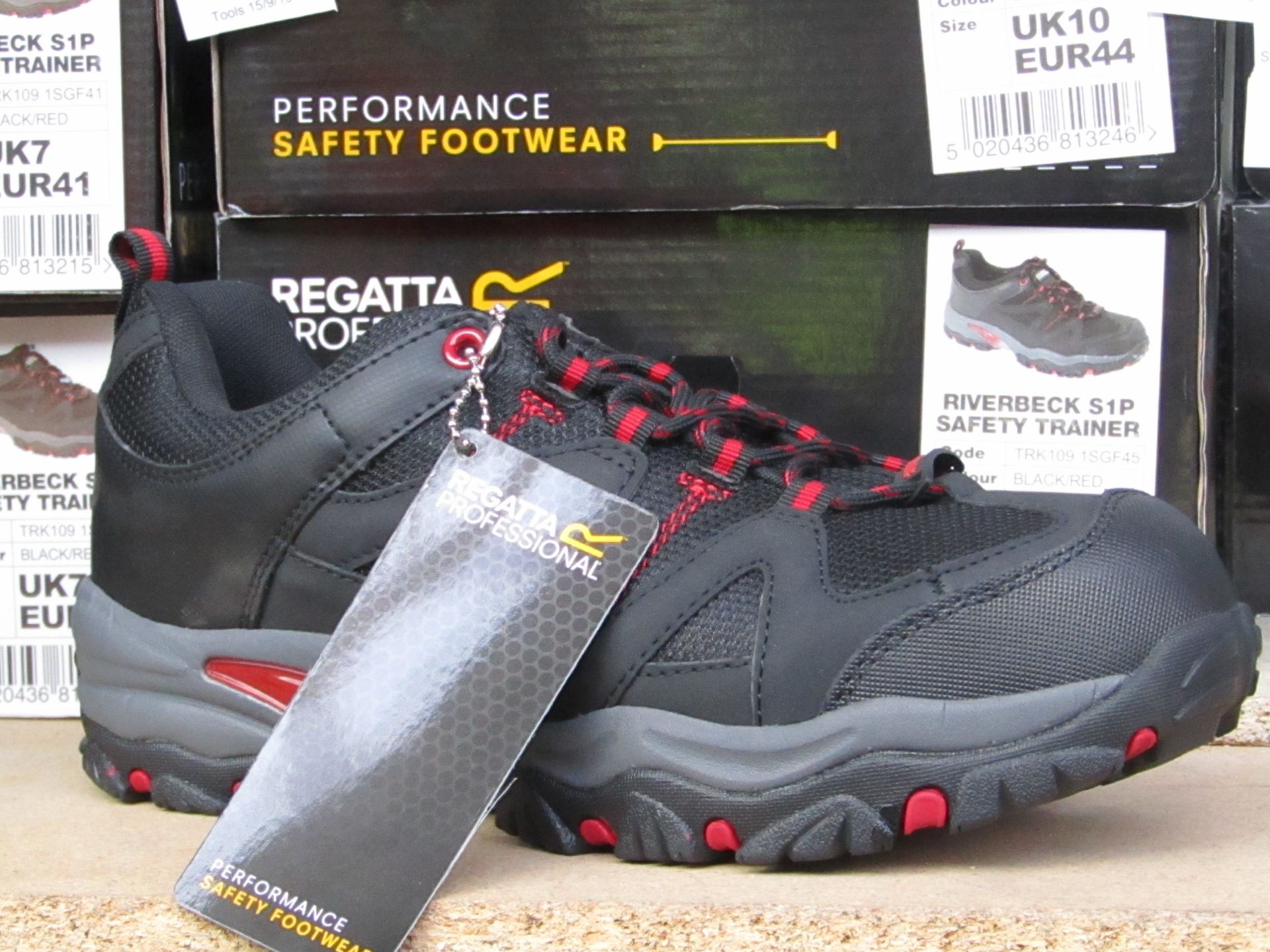 Regatta Professional Riverbeck S1P Safety Trainer. Size 7, EUR 41. New and boxed