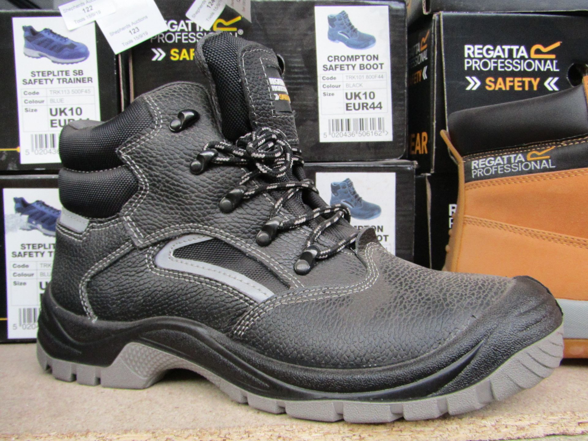 Regatta Professional Crompton Safety Boot. Size 10, EUR 44. New and boxed