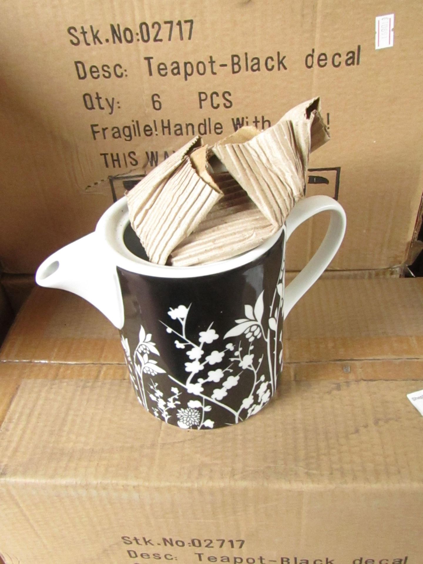 2 x Black & White Tea Pots.New & Boxed