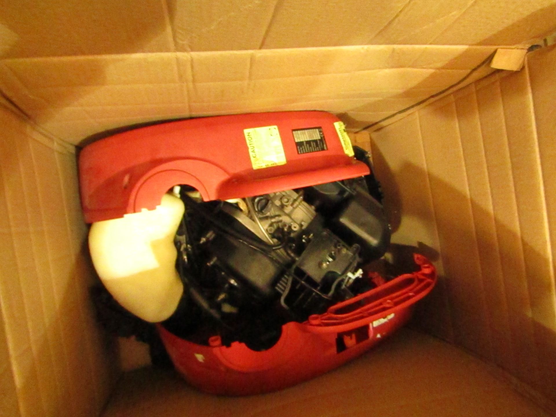 CLARKE GENERATOR IG1000 PETR 6853 £139.00 This lot is a Machine Mart product which is raw and