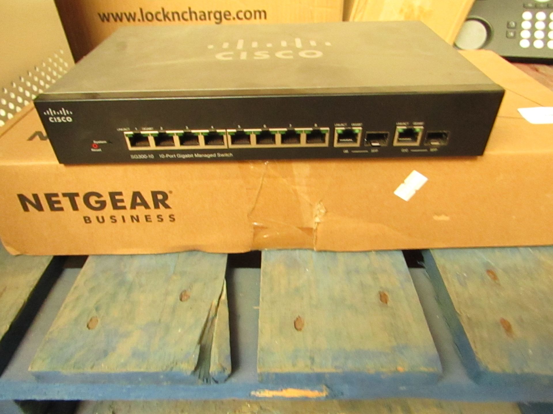 Cisco Netgear 10 port Gigabit managed switch, RRP £150.99 on Amazon boxed untested