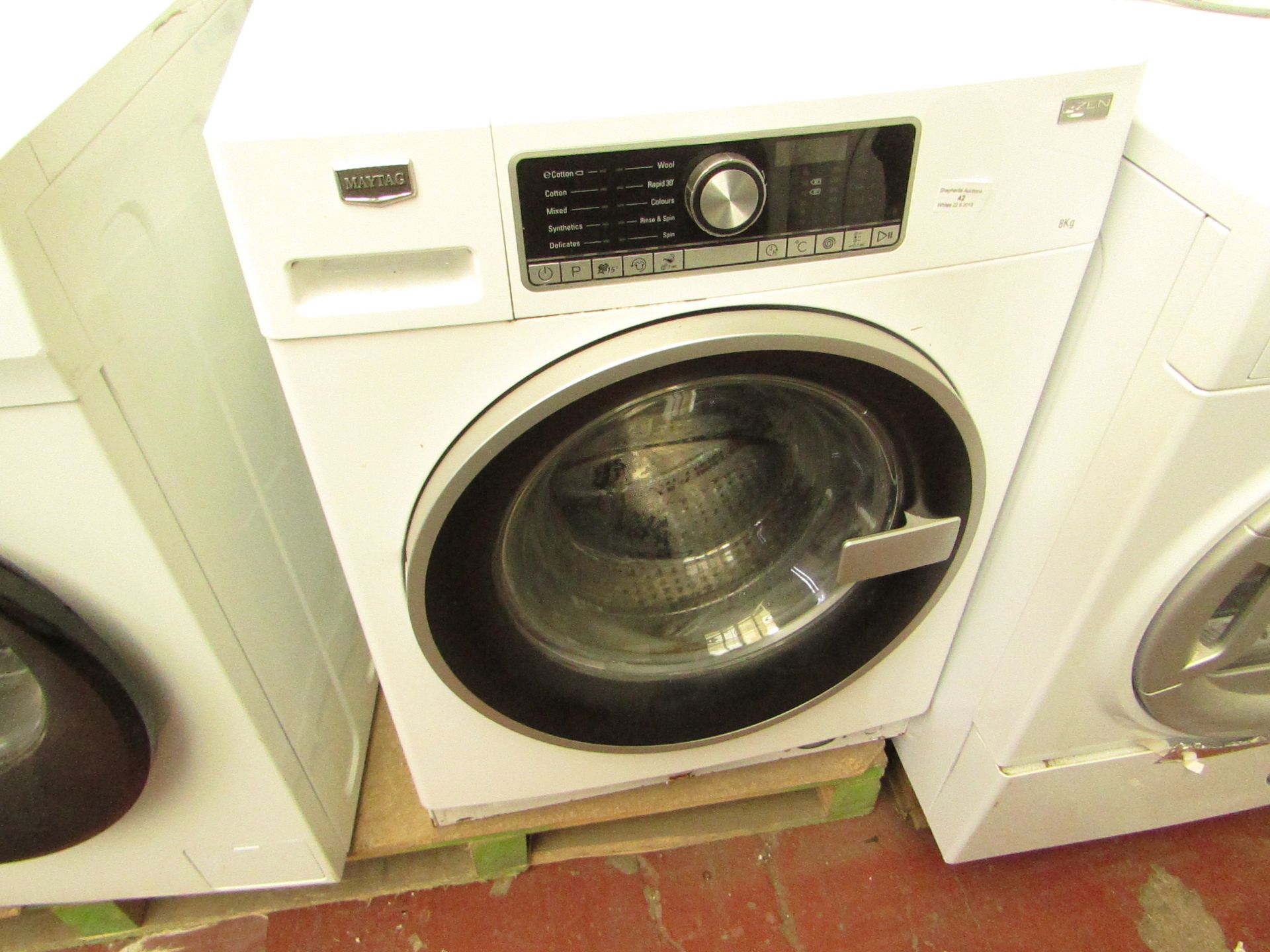 Maytag 8kg Washing Machine.Powers on & Spins.Bit of Rust on the front but nothing major