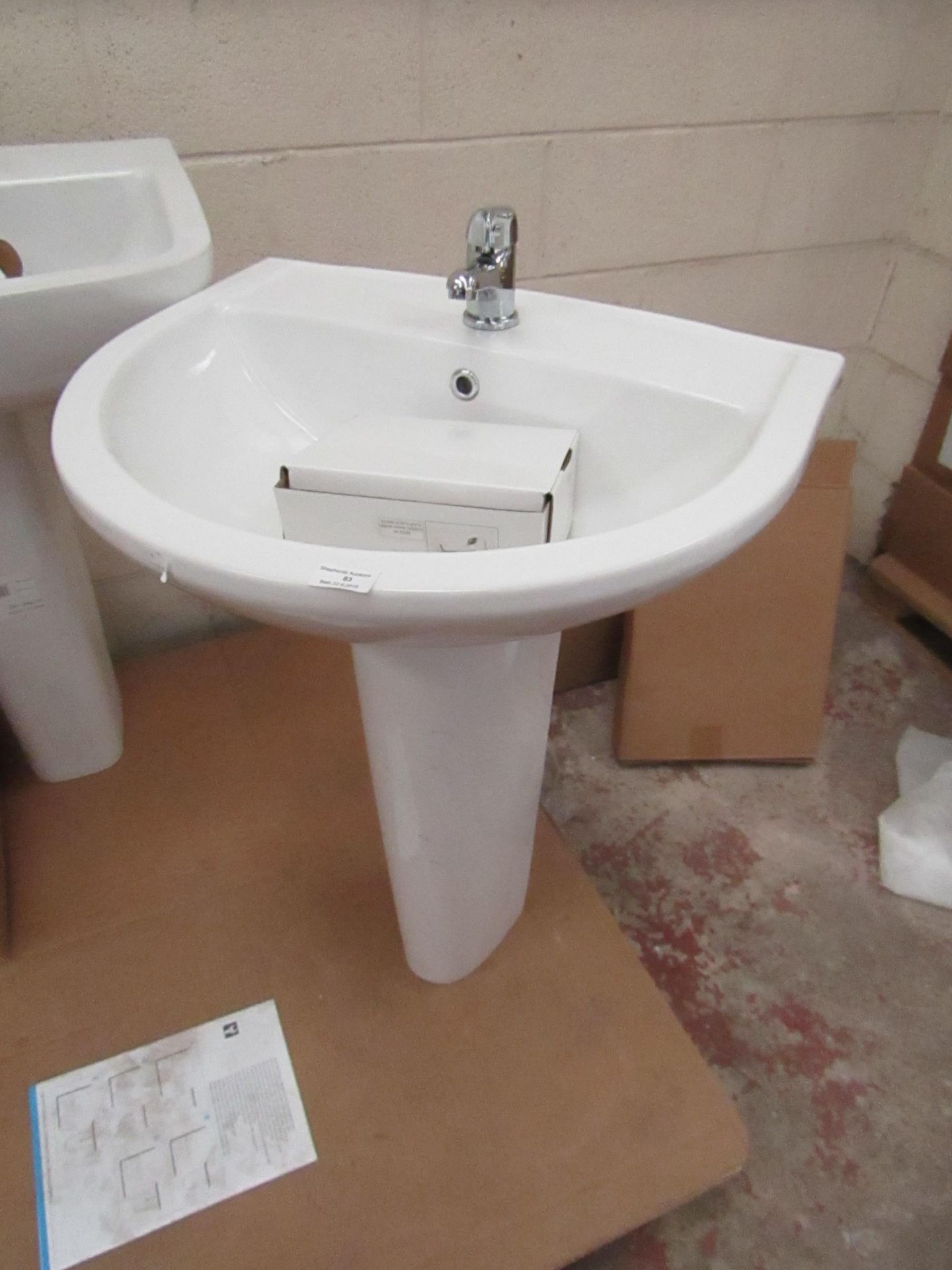 Unbranded Roca 600mm 1 tap hole basin with full pedestal and a mono block mixer tap, new.