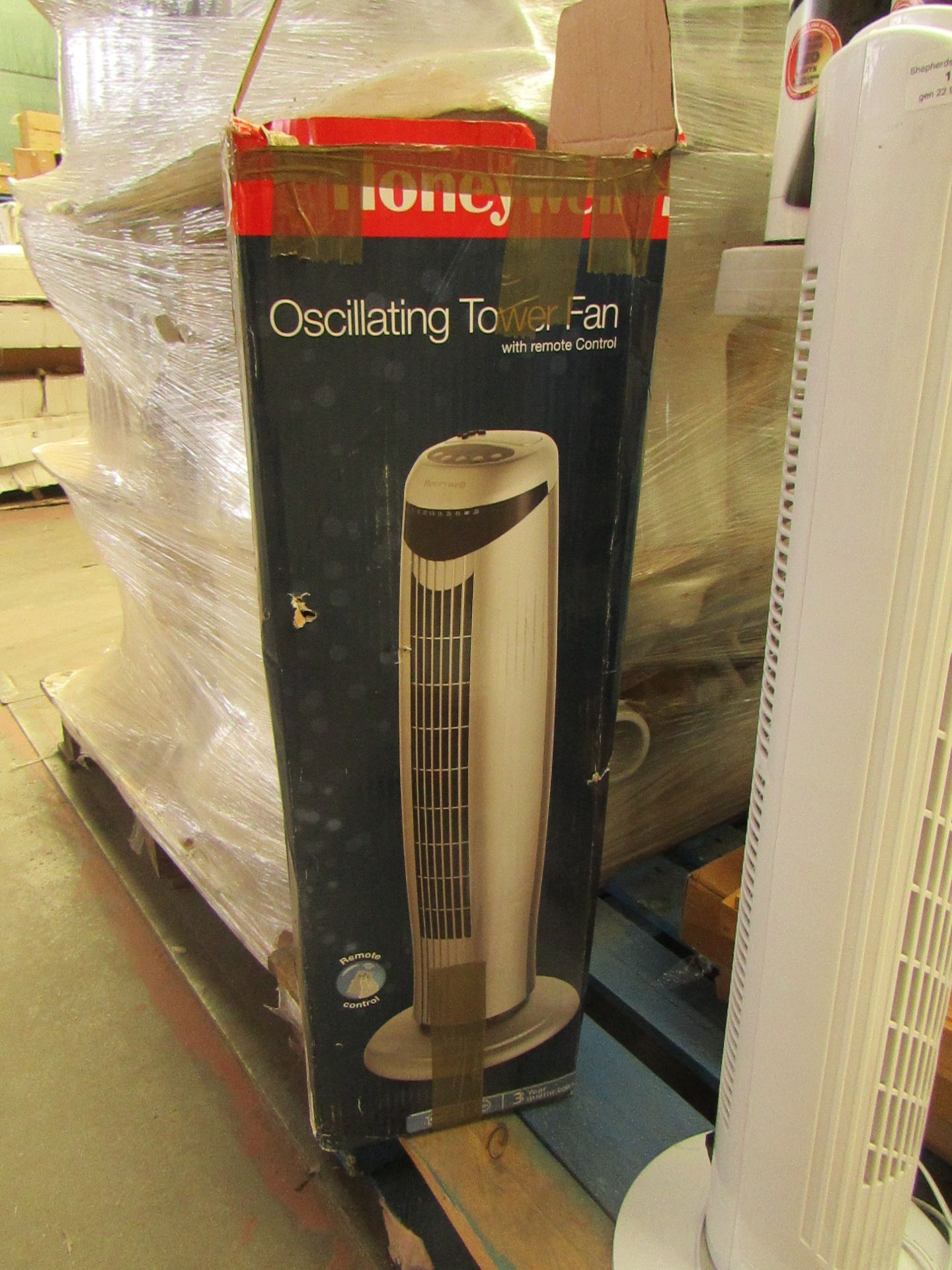 Honey Well oscillation tower fan, Unchecked and Boxed