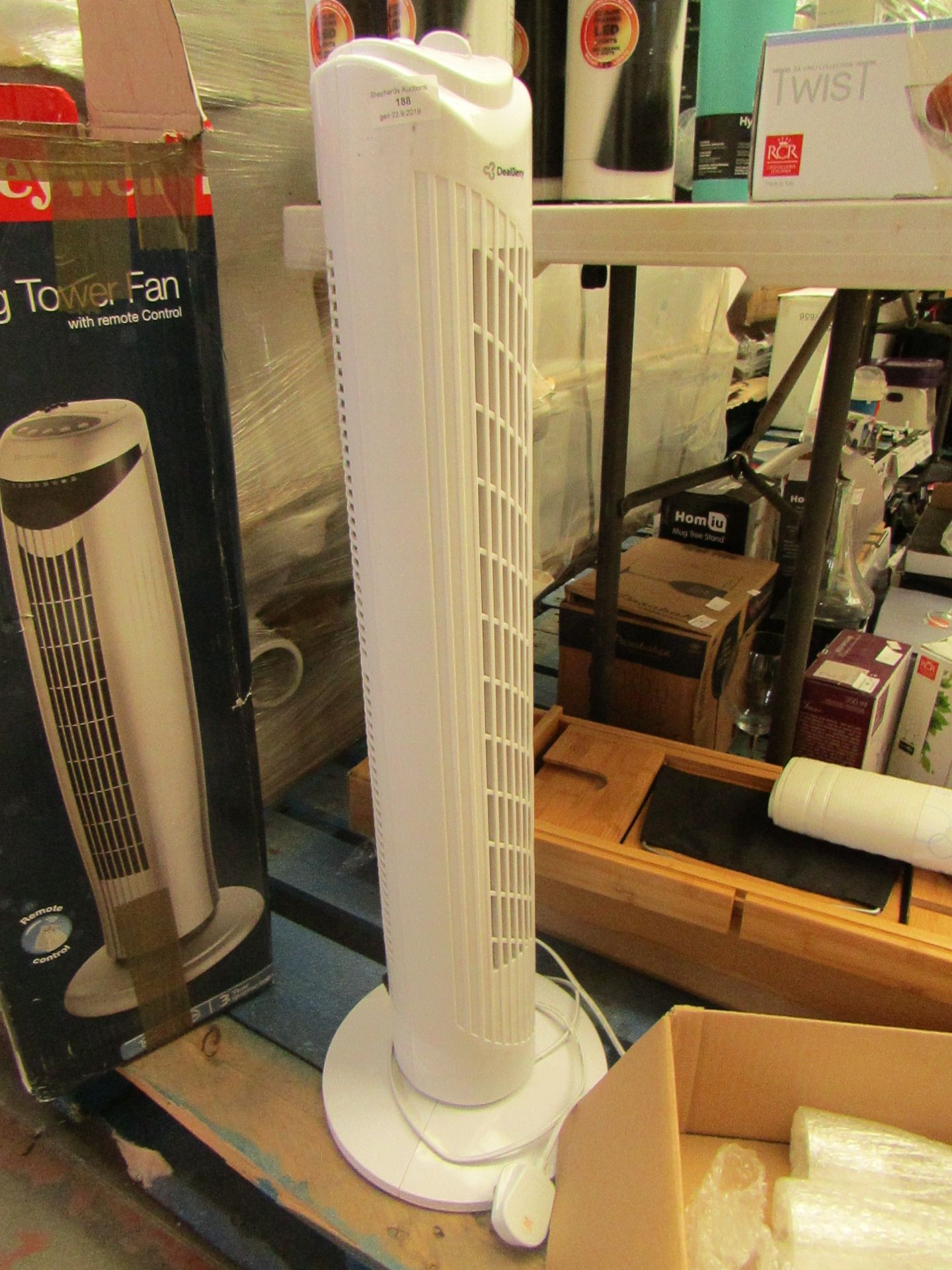 Oscillation tower fan, Unchecked