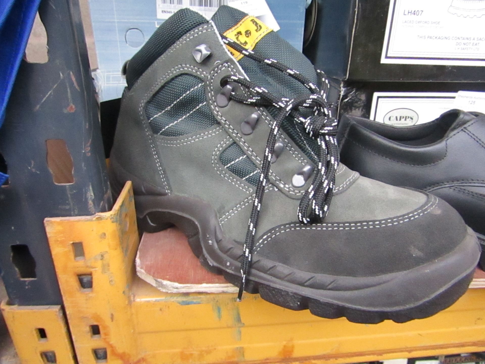 Aimont Safety Boot Size 13. New and boxed