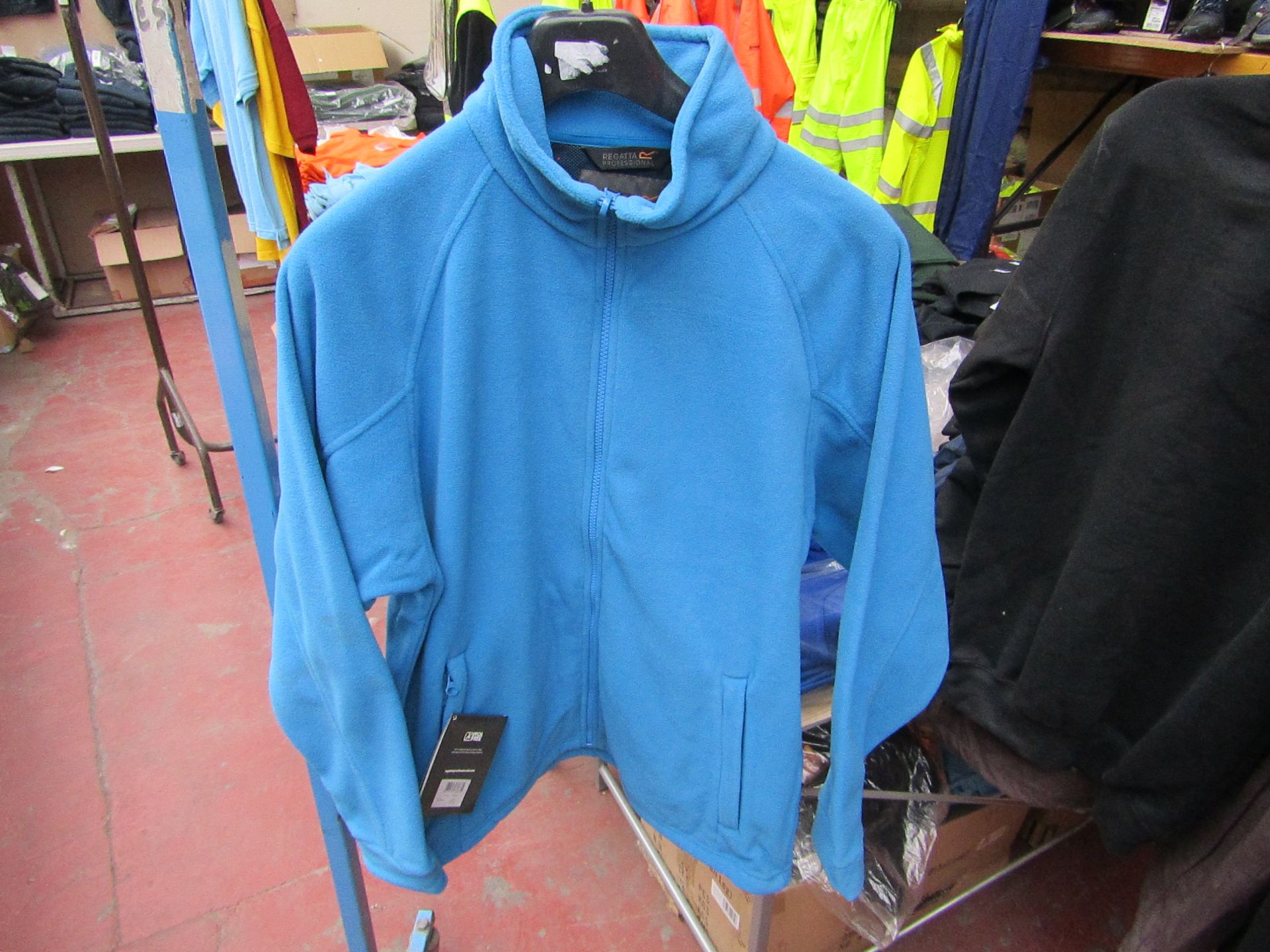 Men's Regatta Professional Fleece Coastal Blue . Size M. new in Packaging
