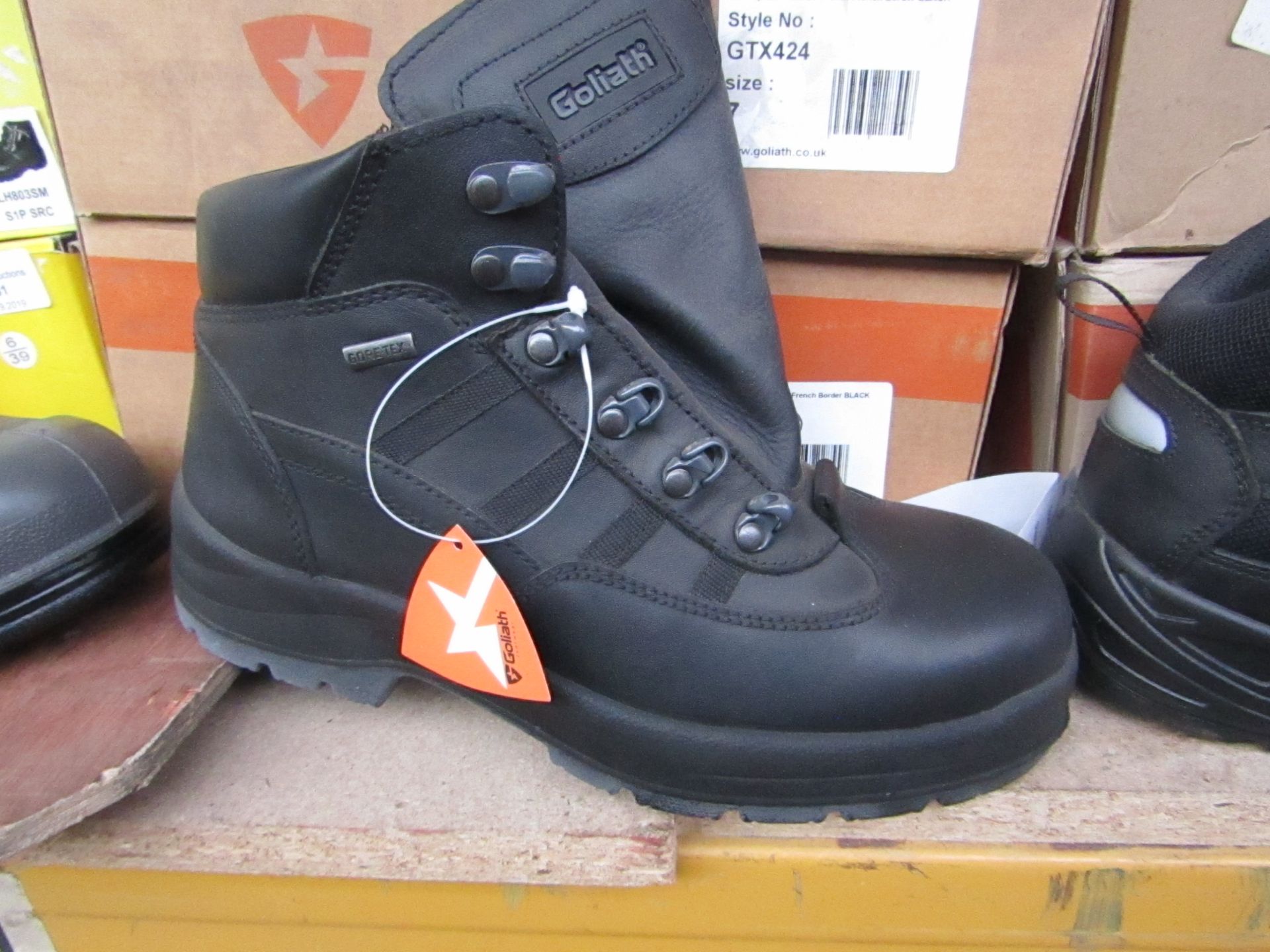 Goliath Safety Boot. Size 7. New and Boxed