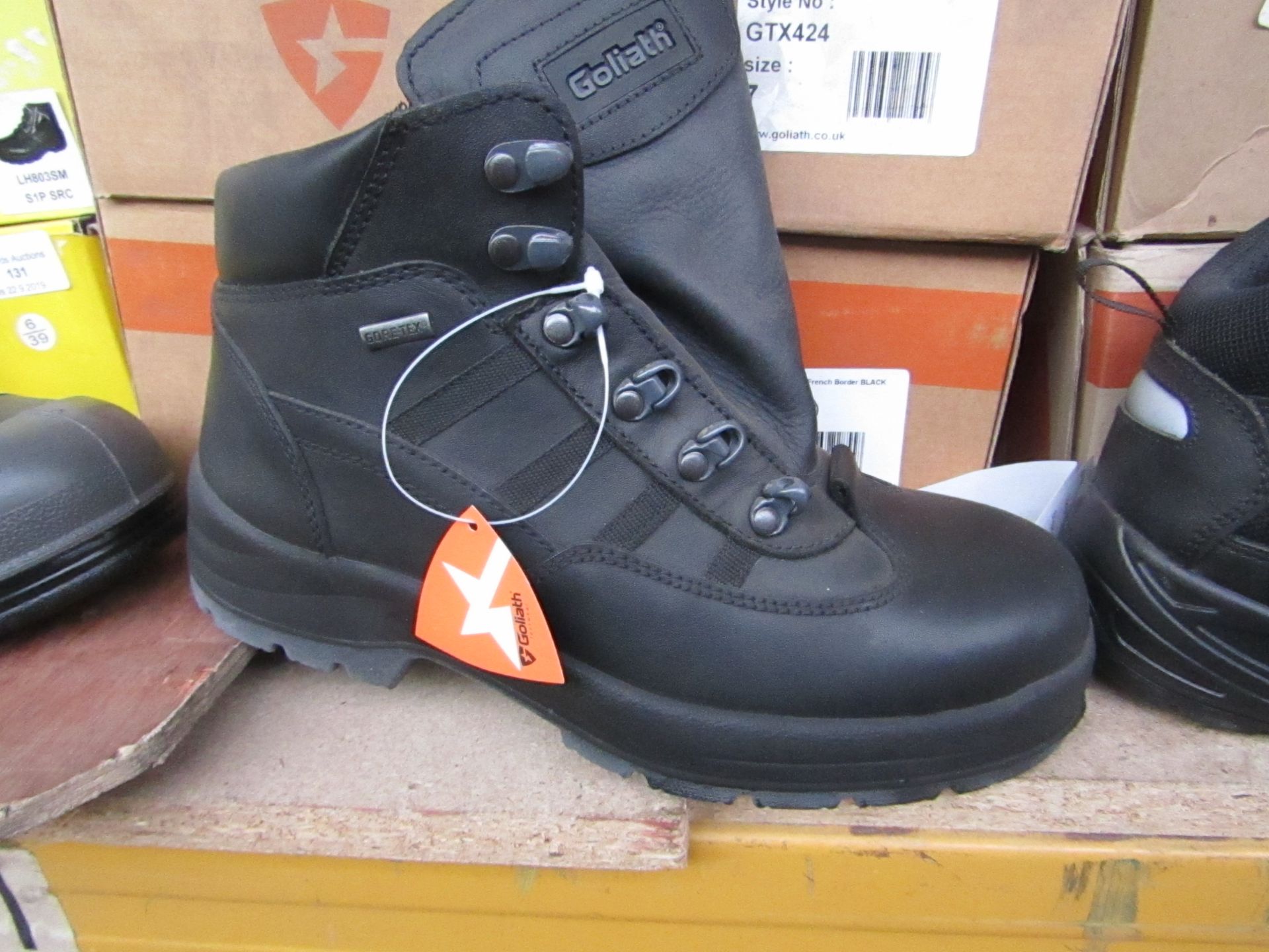 Goliath Safety Boot. Size 7. New and Boxed