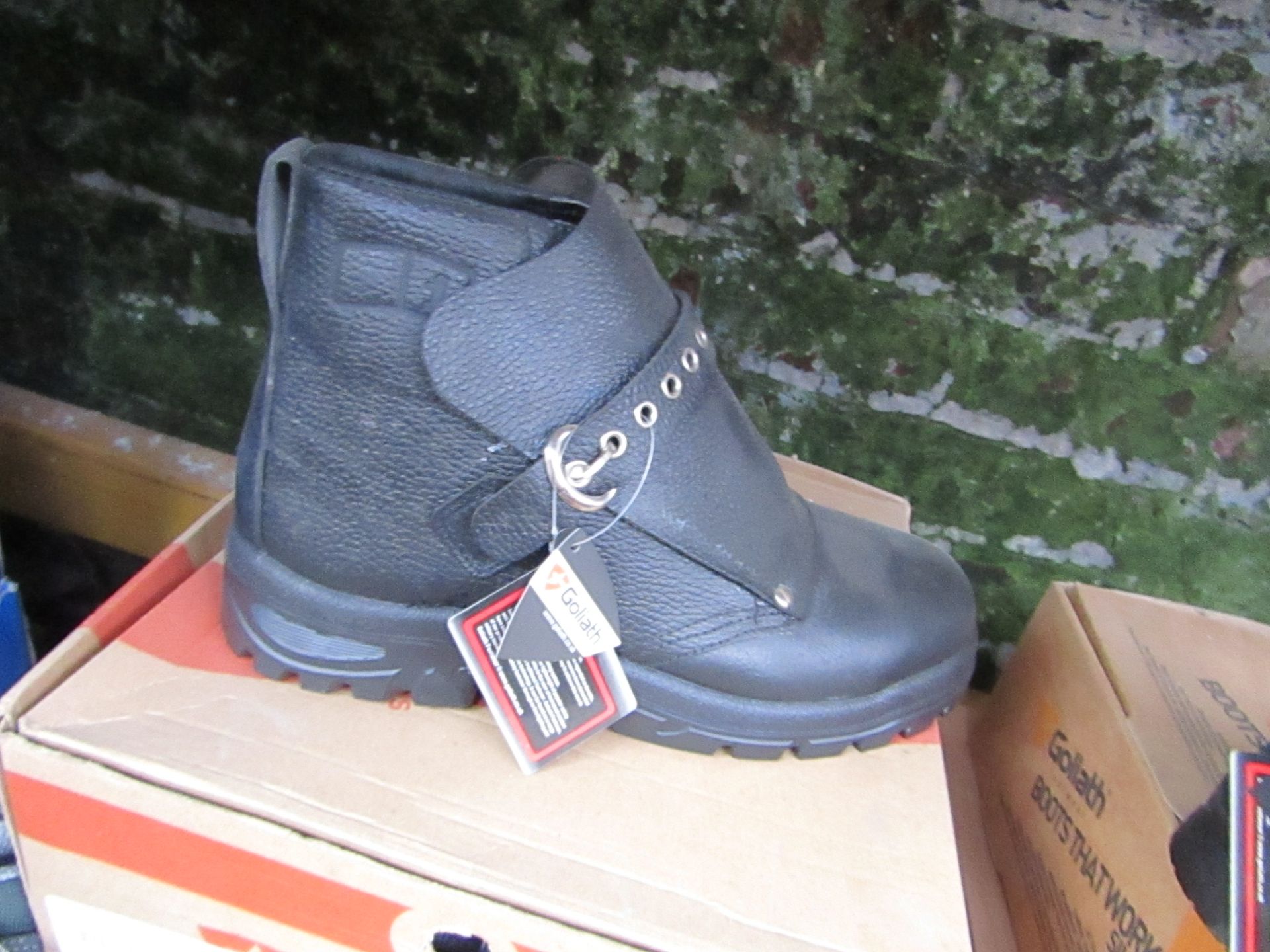 Goliath Safety Boots. Size 10 new and Boxed