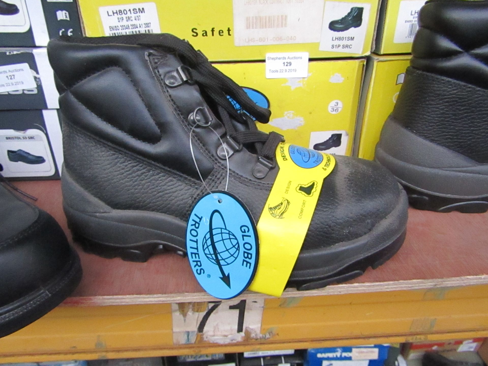 Globe Trotters Safety Boot Size 3. New and Boxed