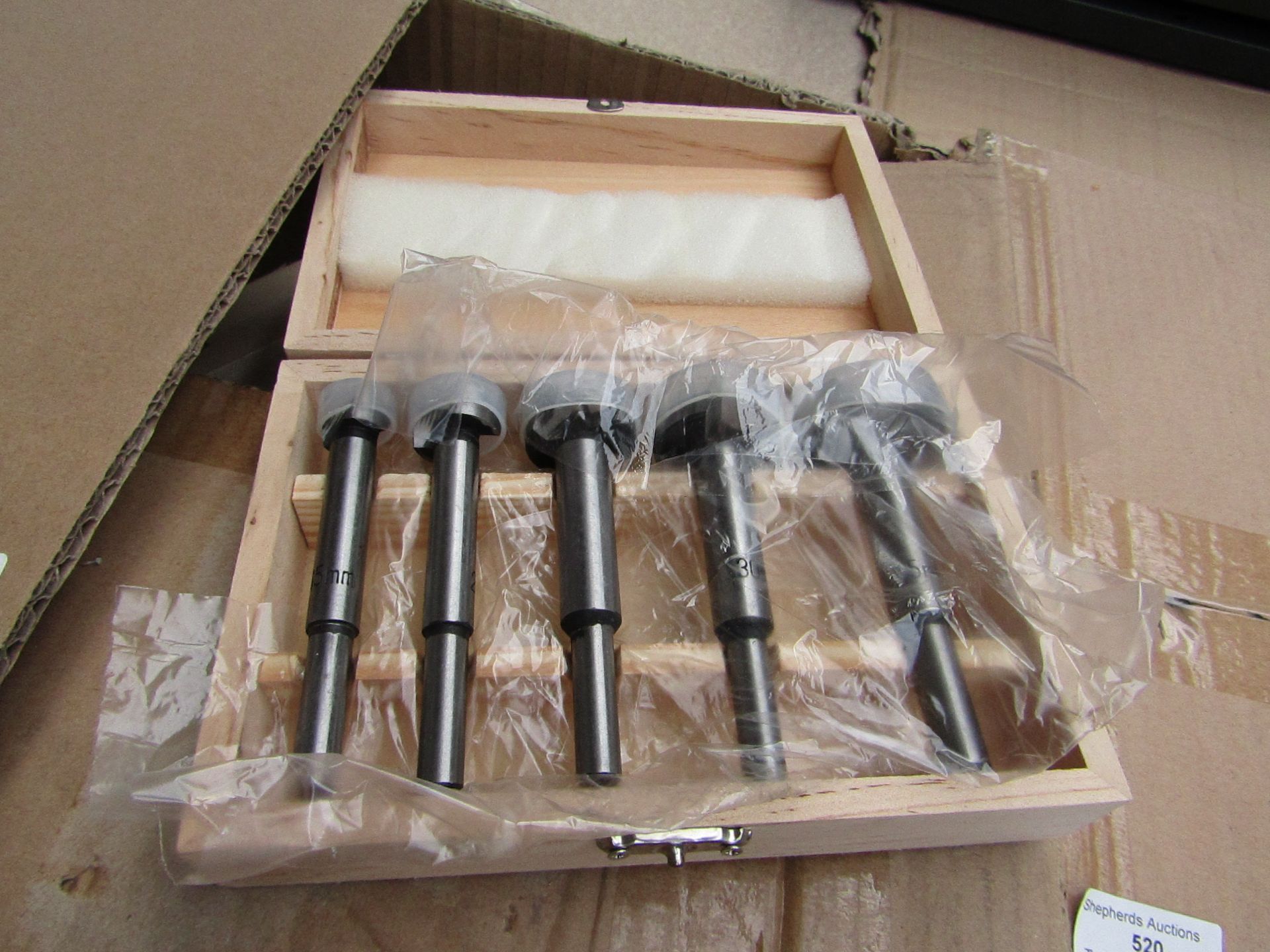 set of 5 router bits in wooden carry case, new