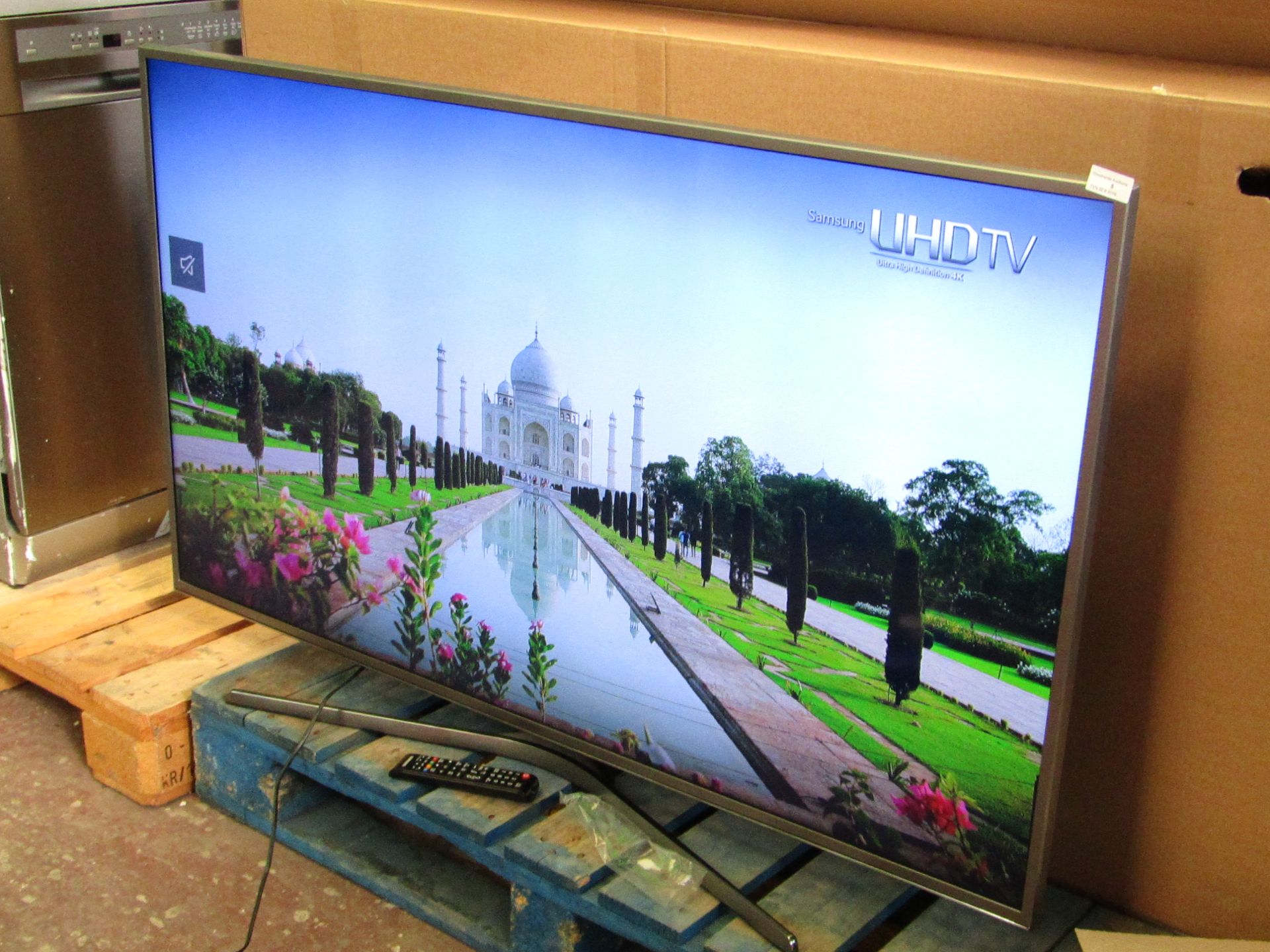 Samsung UE55JU6800 55" UHD LED TV with remote control, in non original Box, RRP œ429.99, tested