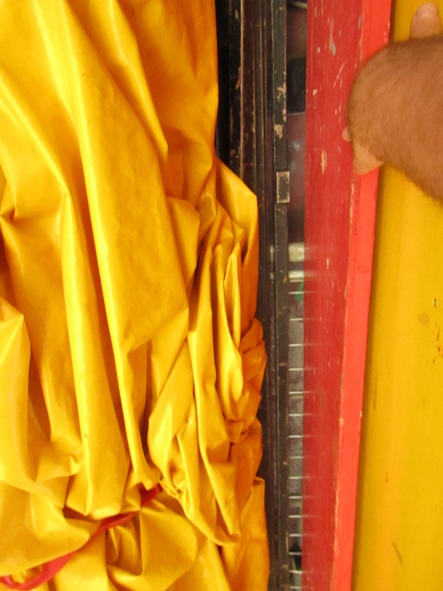 Stall frame and Cover that was original used in a shooting Gallery, the shooting part is not present - Image 4 of 5