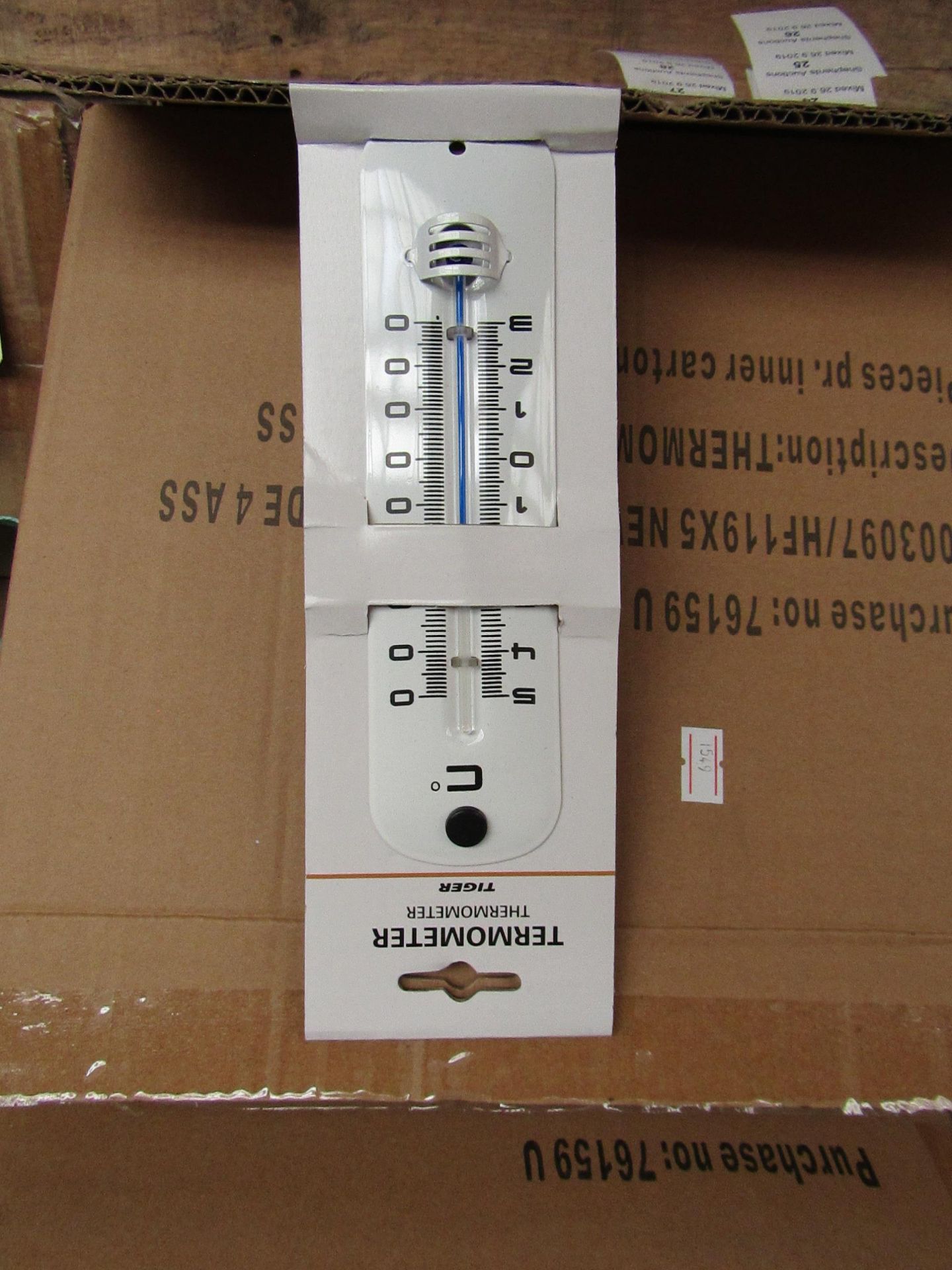 60x Thermometers, all new and boxed.