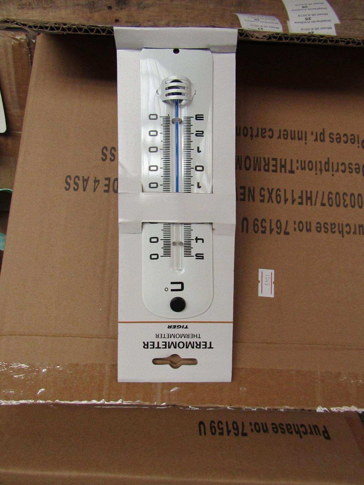 60x Thermometers, all new and boxed.
