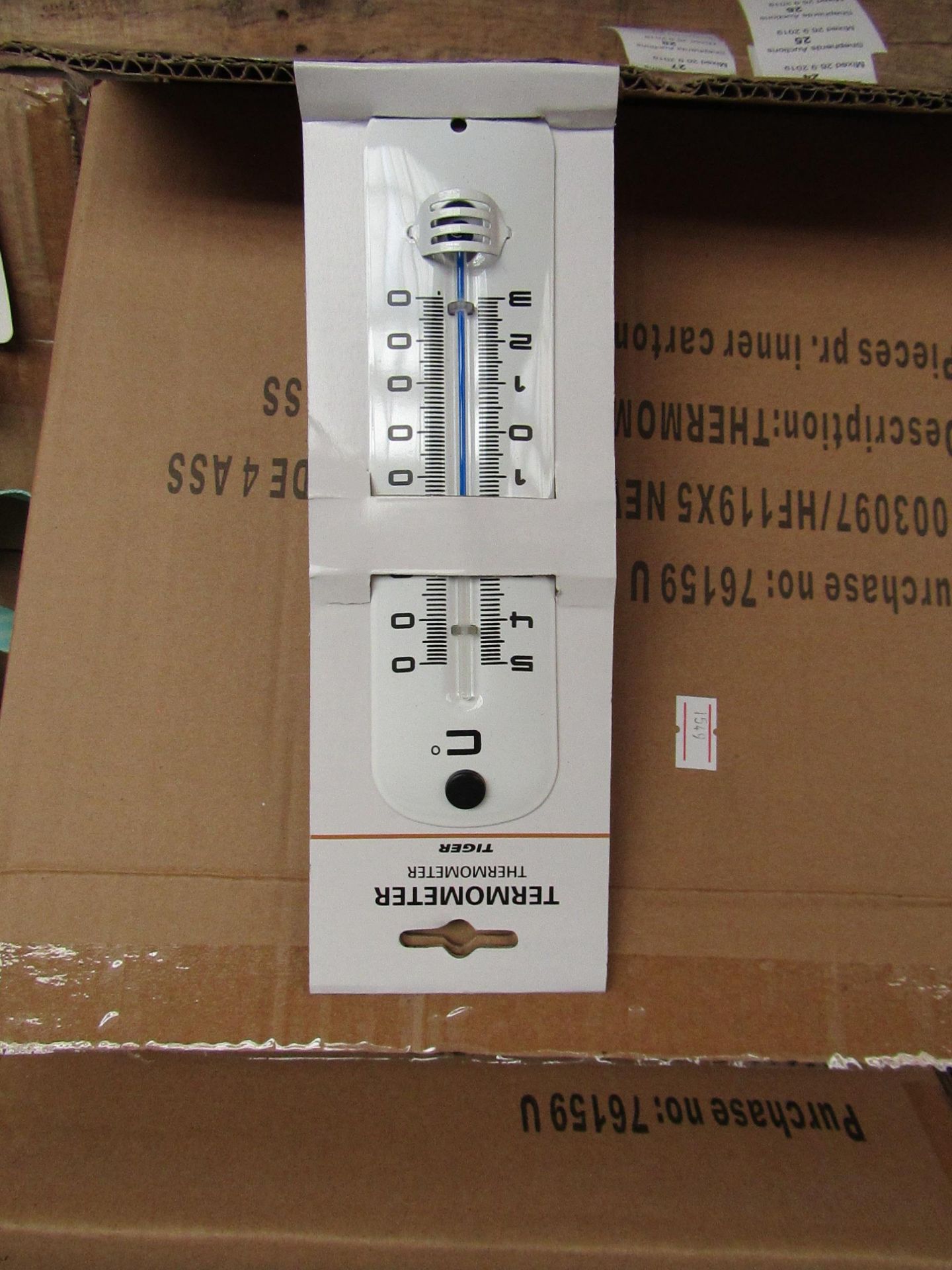 60x Thermometers, all new and boxed.