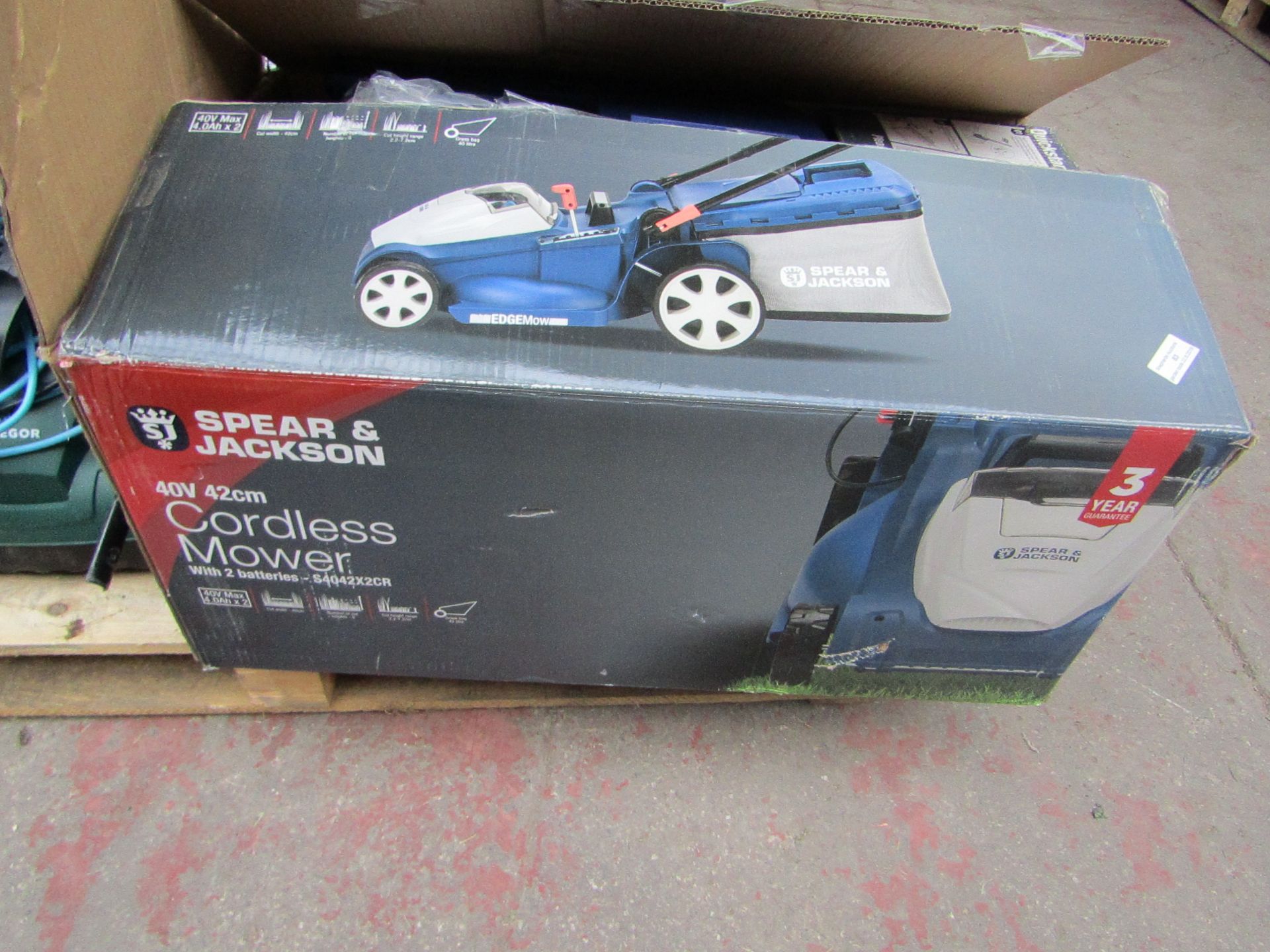 Spear and Jackson 40v Cordless Lawn Mower, tested working with charger and 2 Batteries, RRP £250