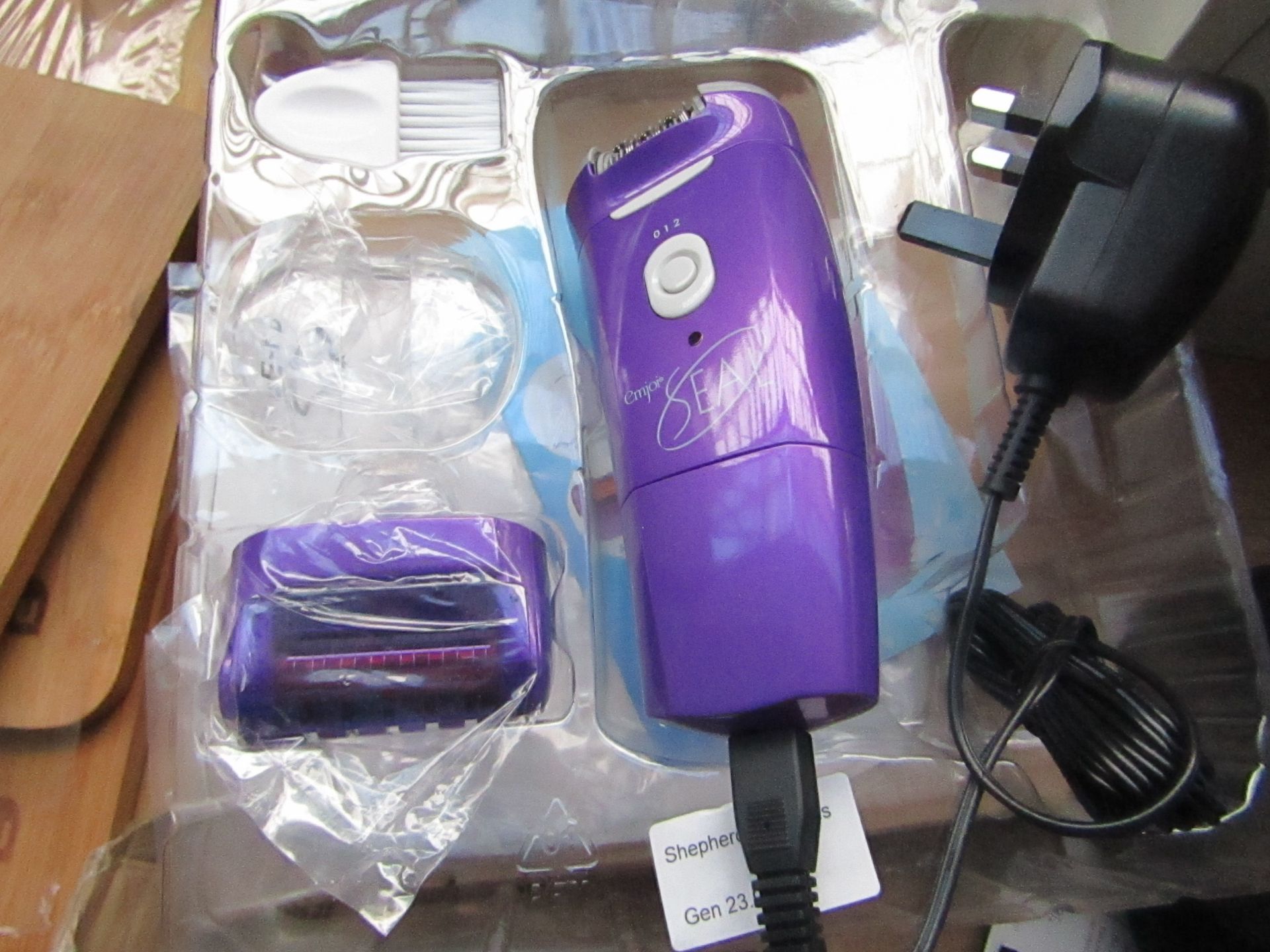 Emjoi Seal Cordless wet and dry Epilator system,  boxed. Tested working