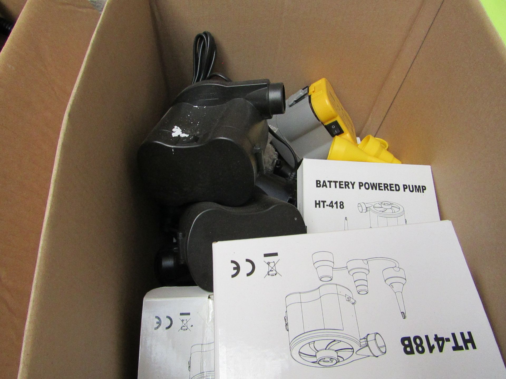 Approx 10x battery powered pumps, all untested.