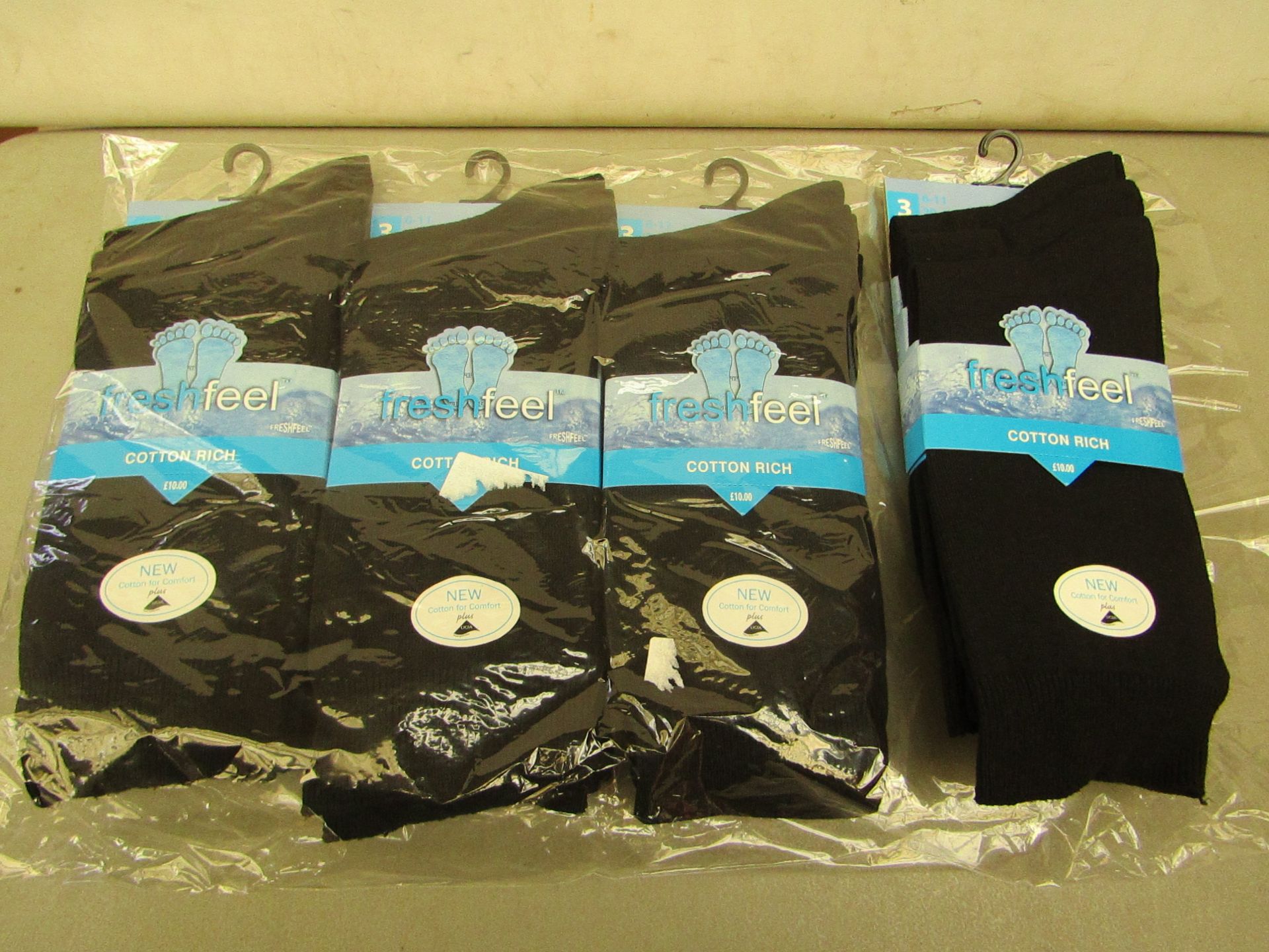 12 x pairs of Fresh Feel Black Cotton Rich with Lycra for Comfort Socks size 6-11 new & packaged