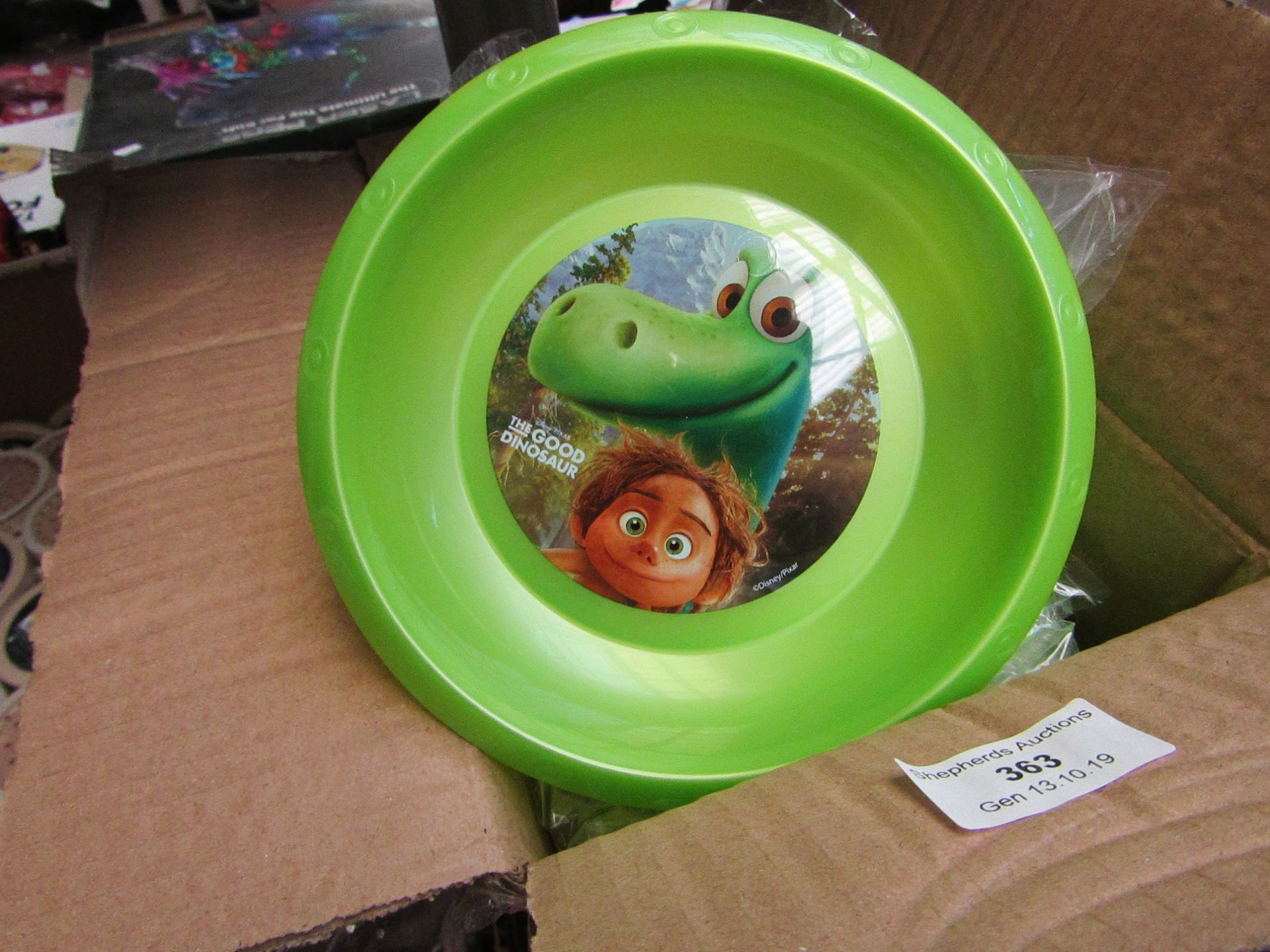 Box of approx 20 the good dinosaur plastic bowls.Boxed