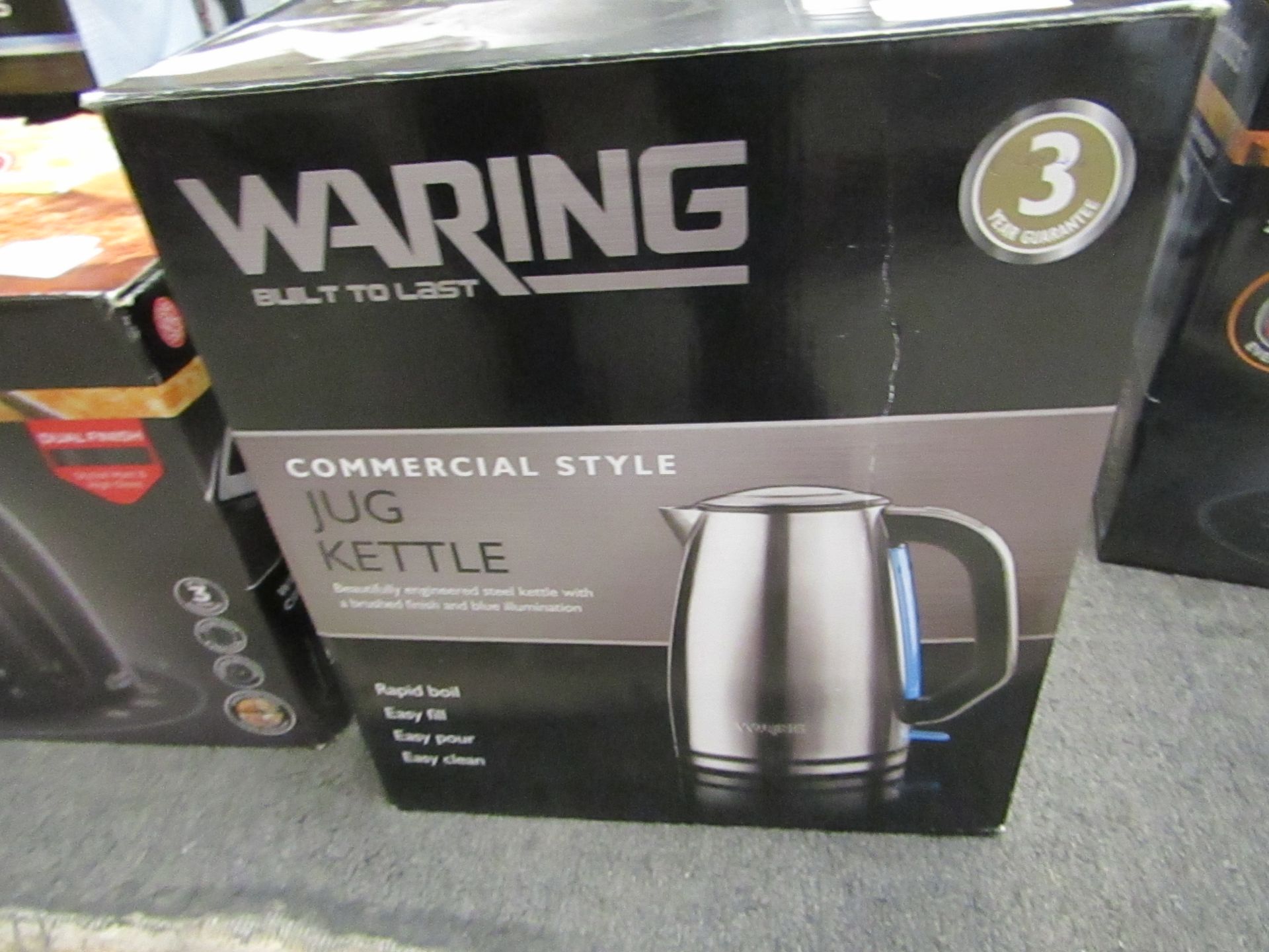 Waring Commercial Style jug kettle, tested working and boxed.