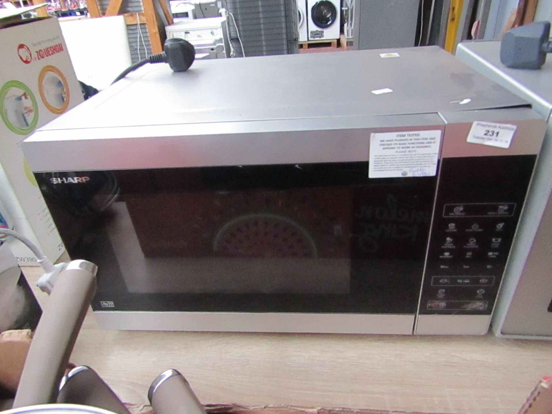 Sharp Microwave 900W Oven (has faulty display)